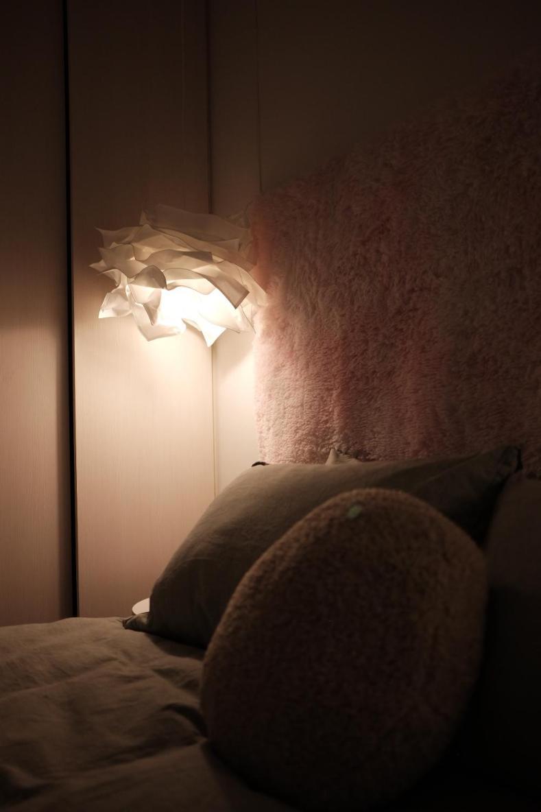 Collins Paris End Suite- 2 Bedrooms With Balcony Apartment
