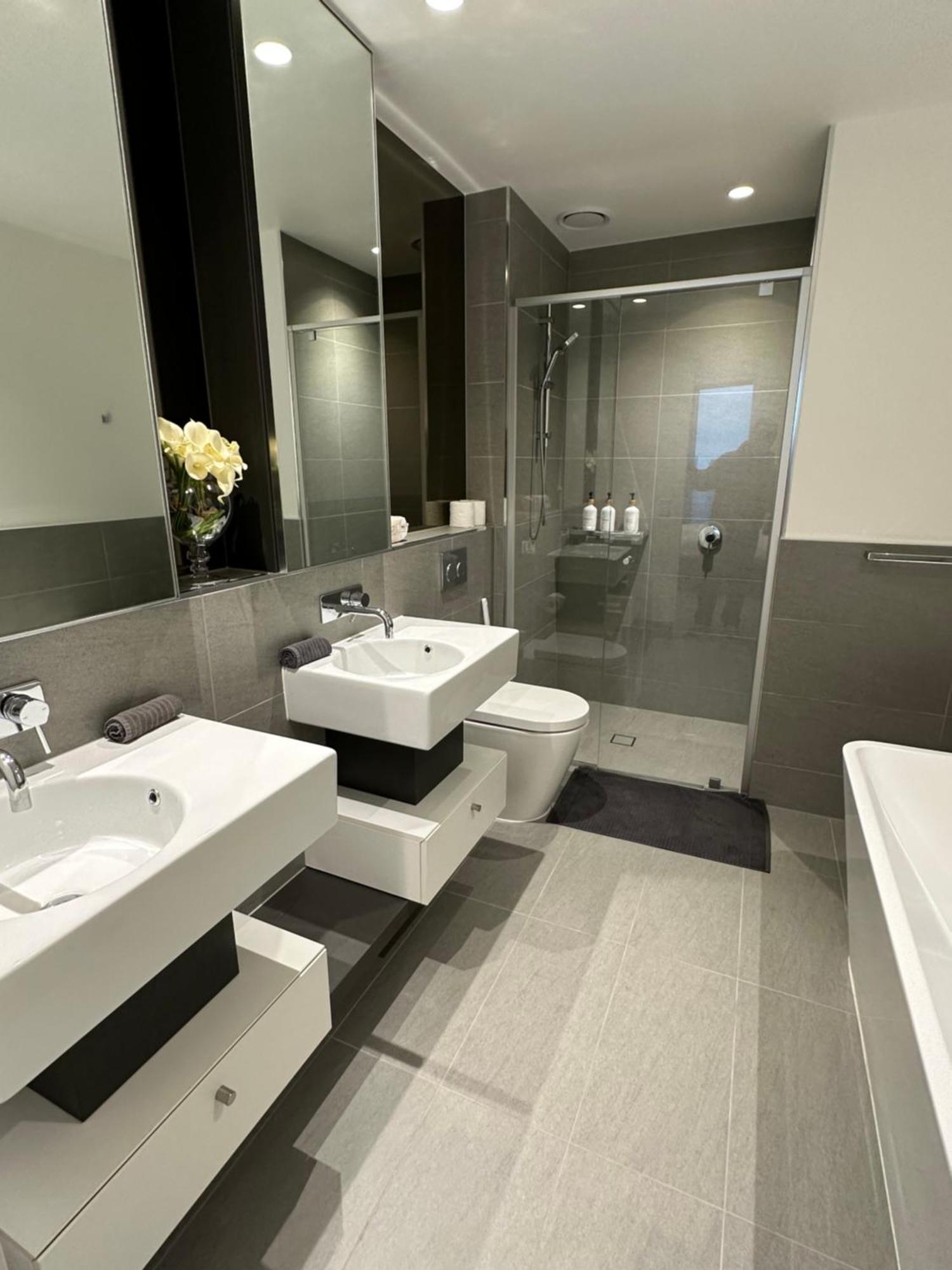 Fabulous View Brand New 2b2b Mel Cbd Melbourne