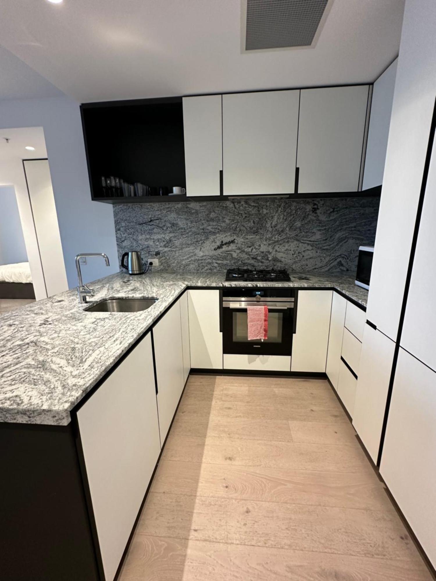Fabulous View Brand New 2b2b Mel Cbd * Melbourne