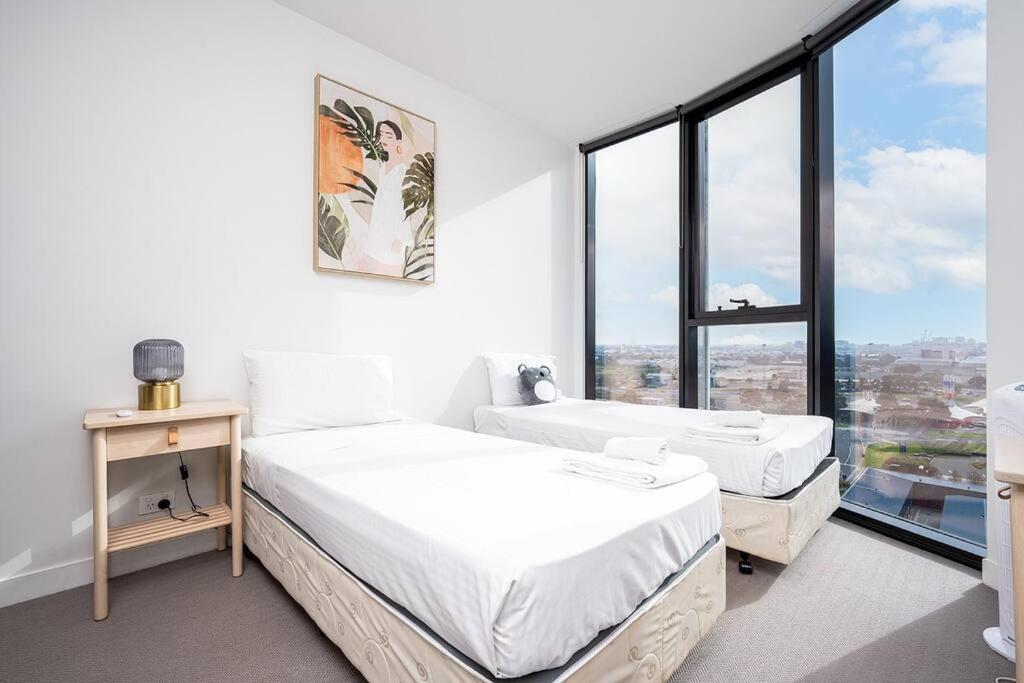 1206 Nine Elm - Port Apartment Melbourne