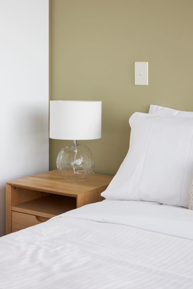 The Perch - Cosy Haven Next To Queen Victoria Market Apartment