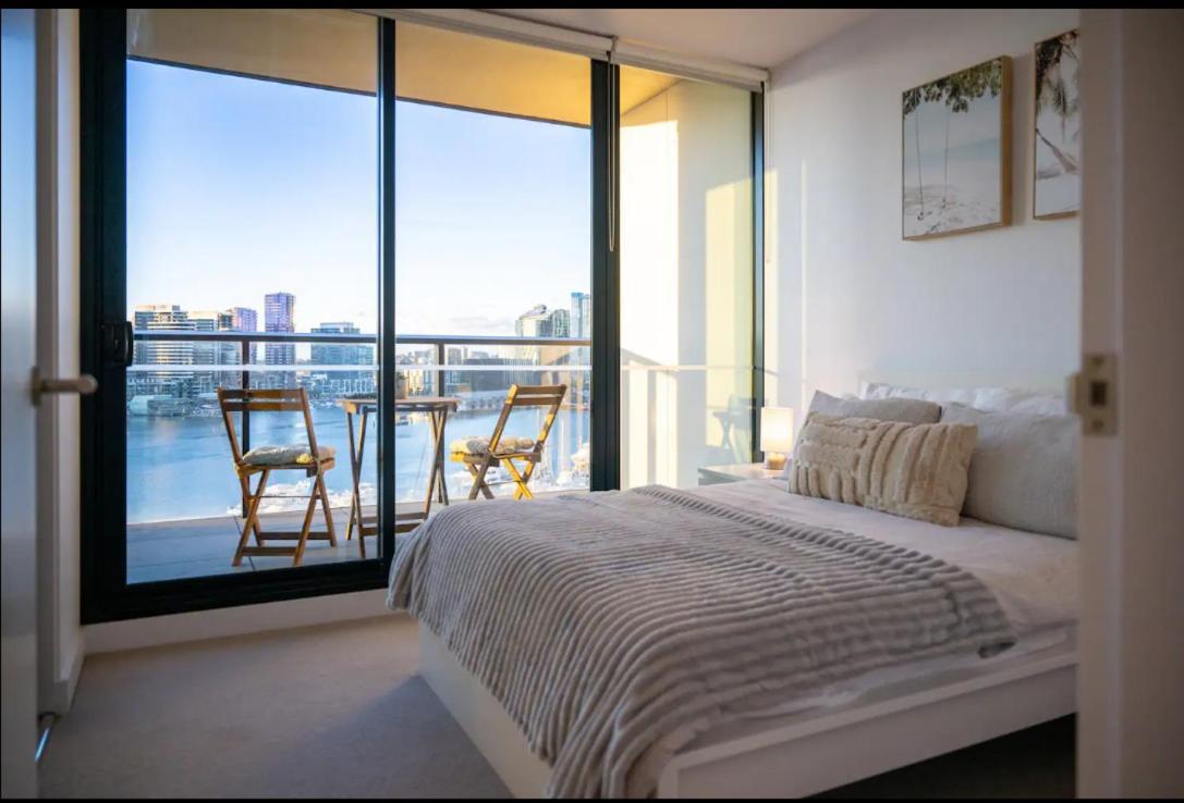 Vibrant Waterfront Docklands Living