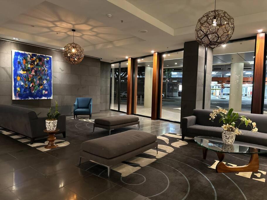 Luxury Premium 2-bedroom Oasis Near Yarra River Apartment