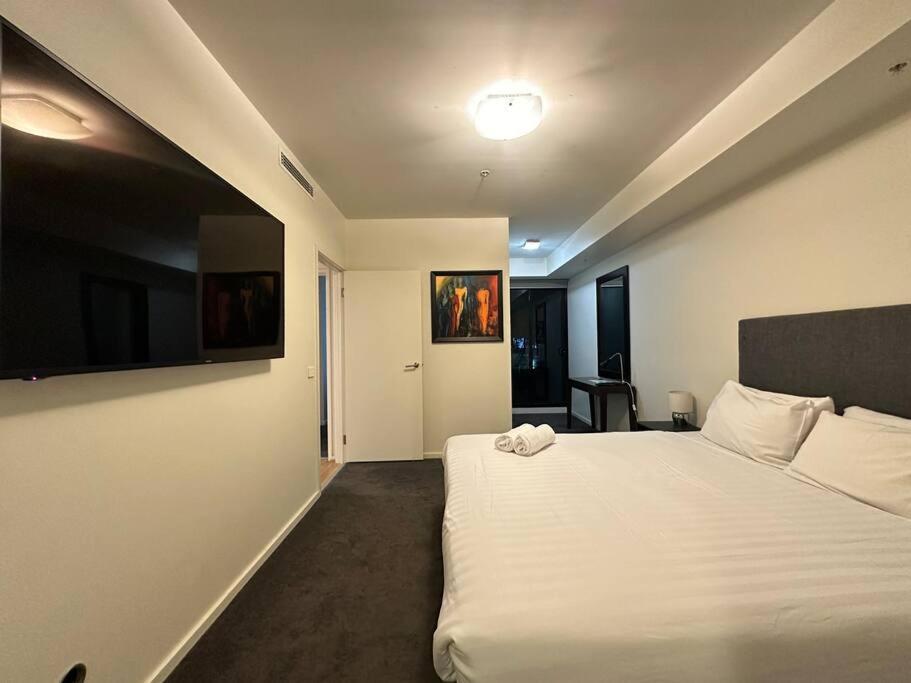 Luxury Premium 2-bedroom Oasis Near Yarra River