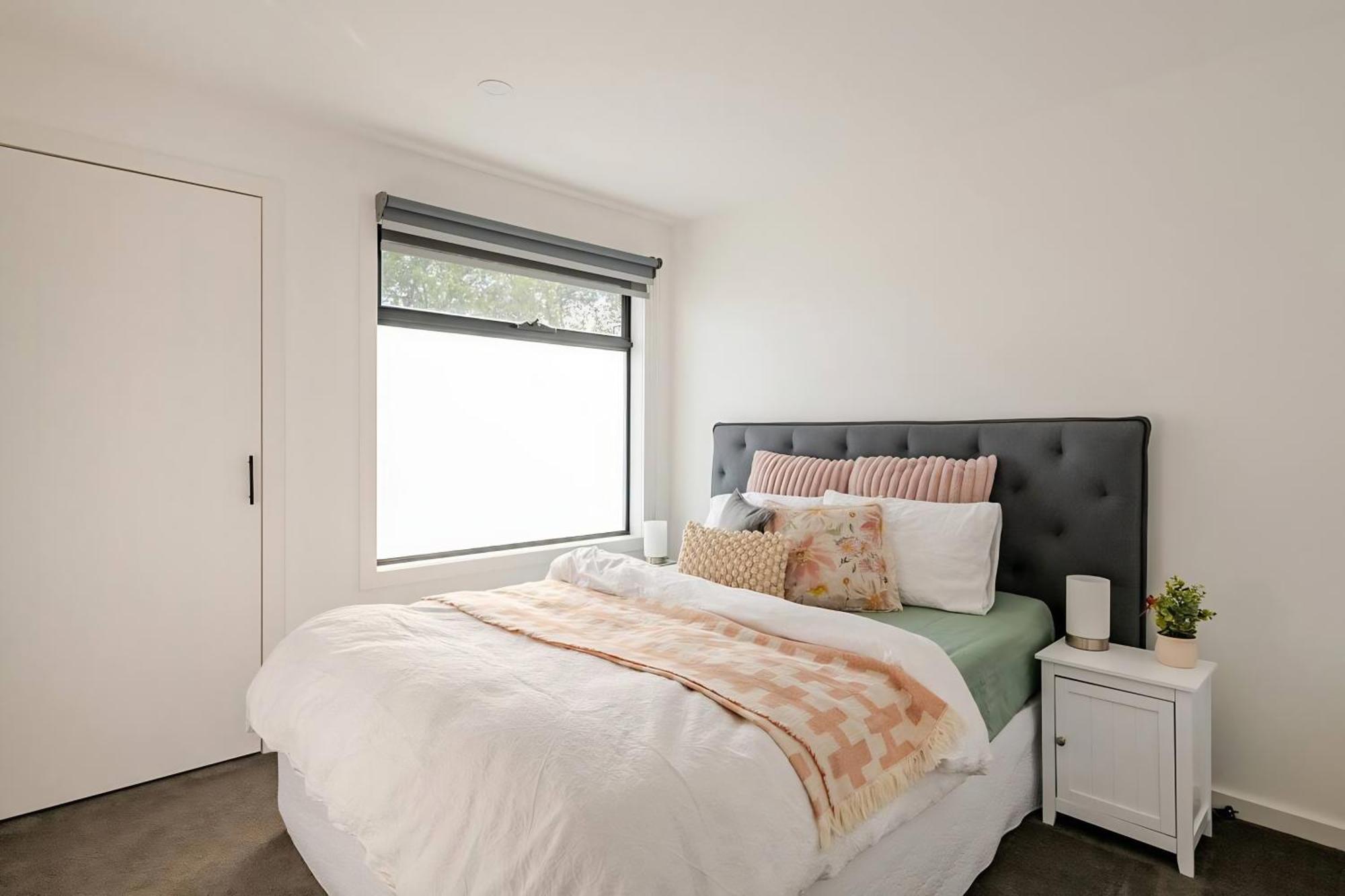 Stunning, Modern, Two-story Detached Townhouse Melbourne