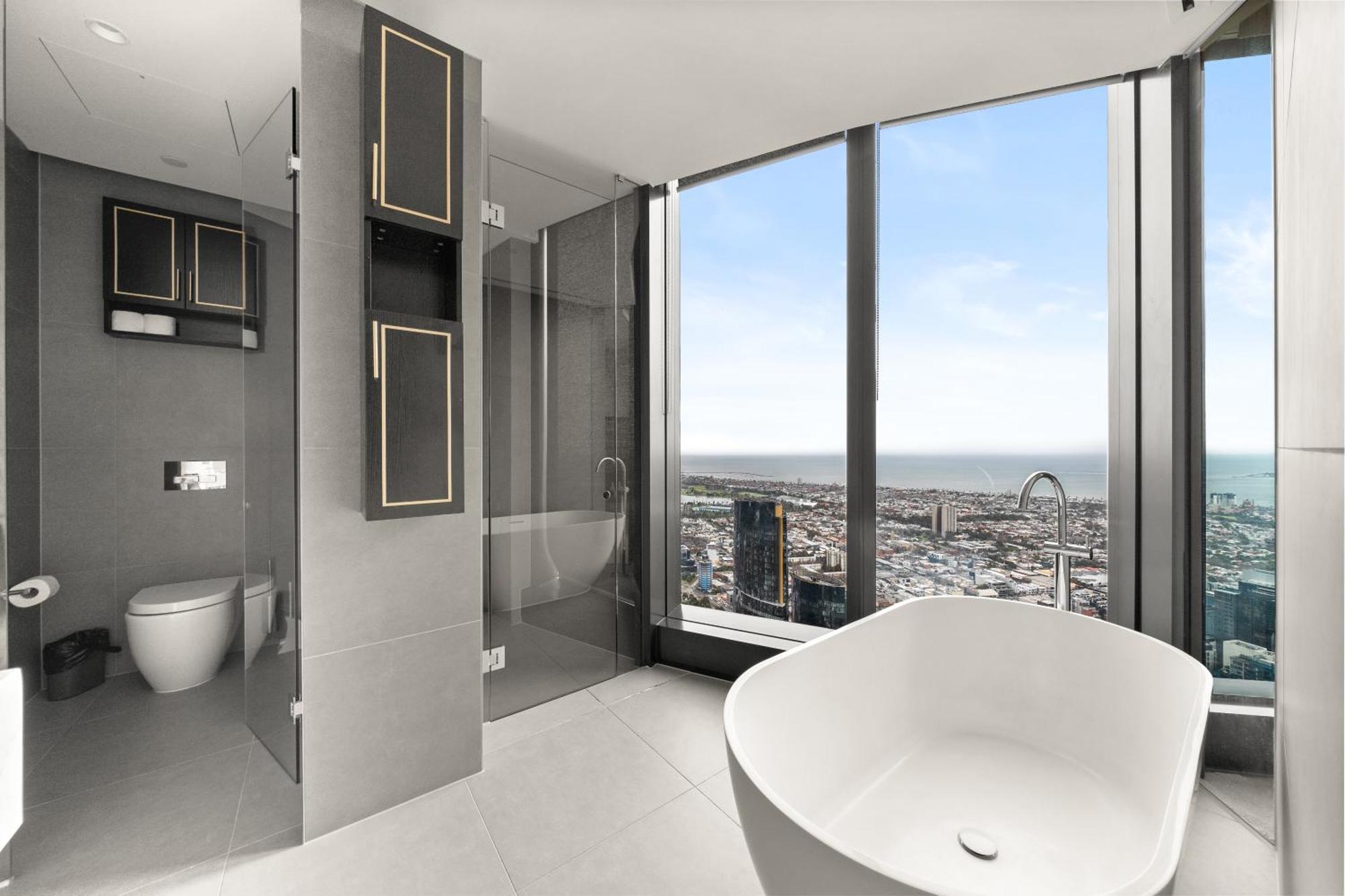 3 Bedroom In Australia 108 Apartment