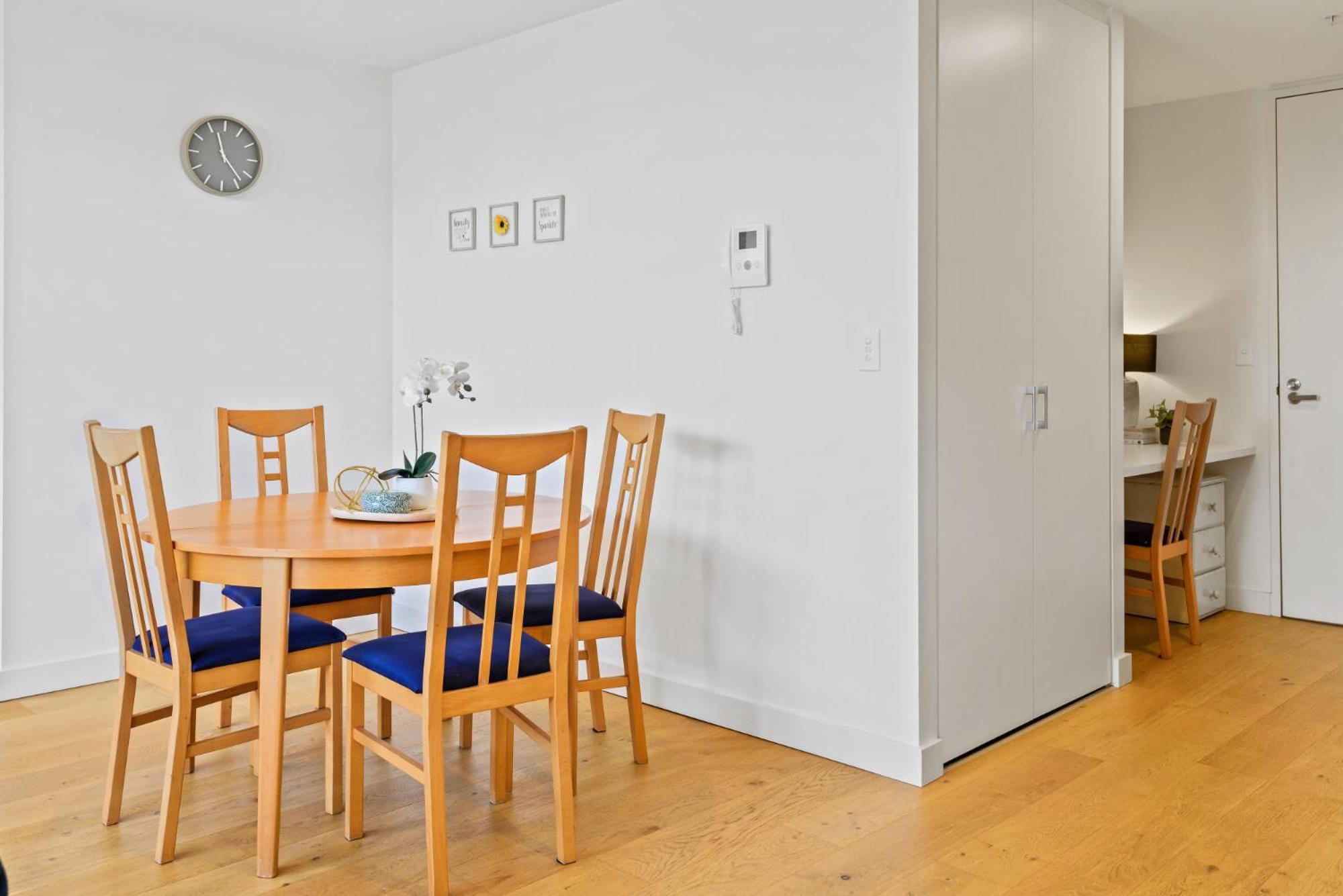 Apartment Cosy 1-bed With Private Balcony By Showgrounds Melbourne