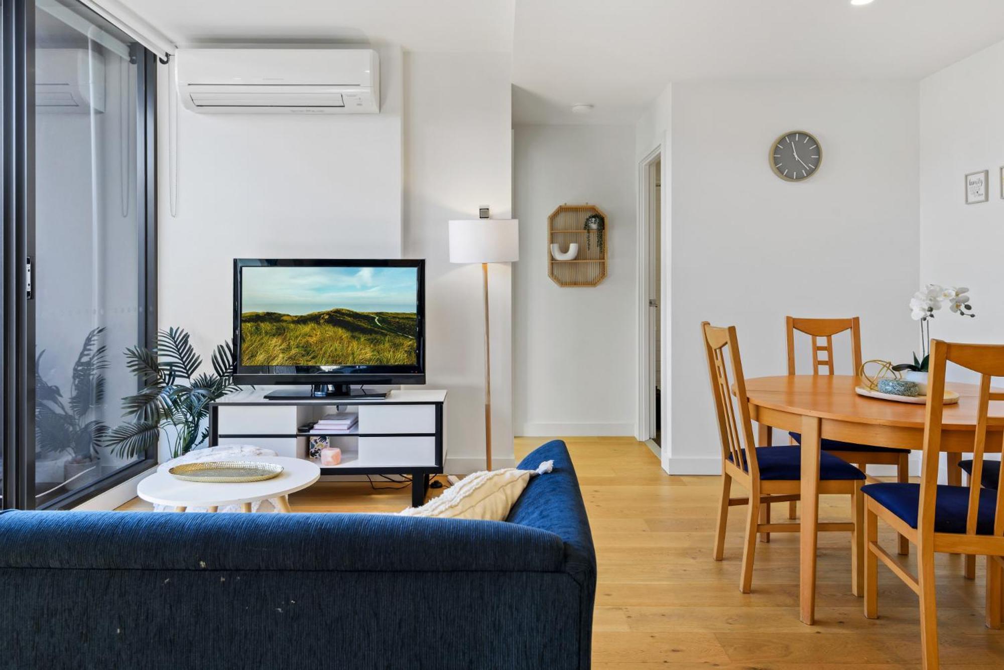 Cosy 1-bed With Private Balcony By Showgrounds