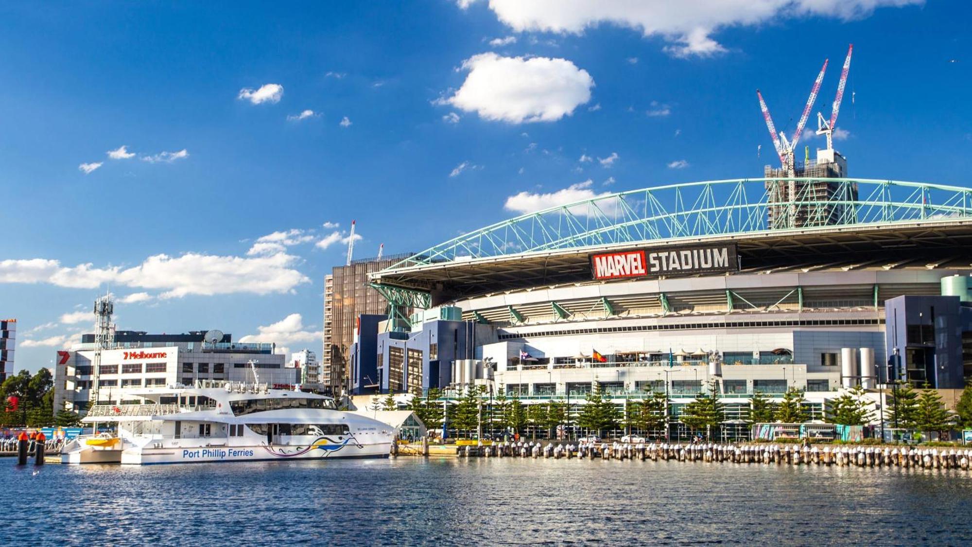 Luxury Cbd In Iconic Qt Building Melbourne