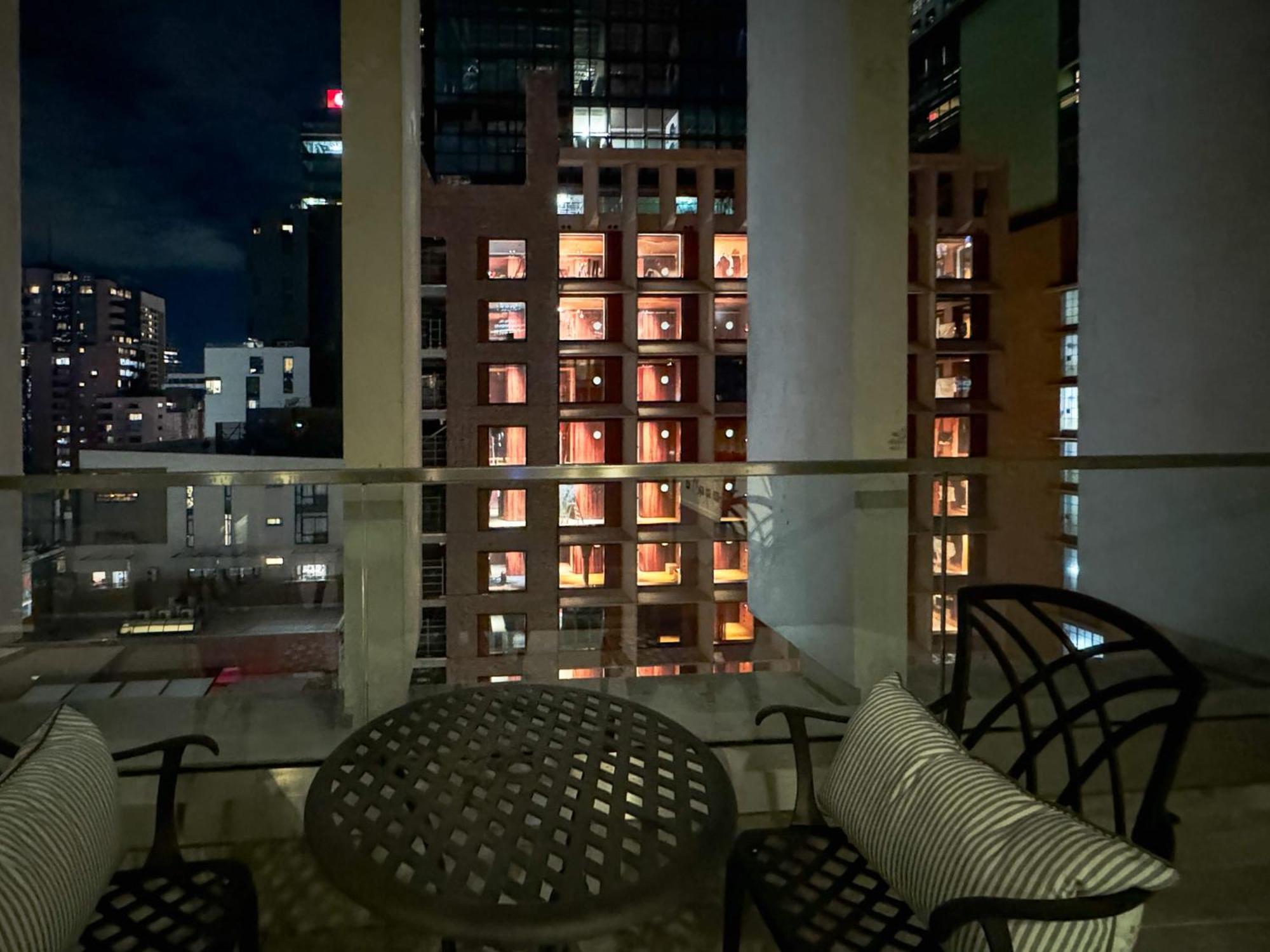 Luxury Cbd In Iconic Qt Building Melbourne