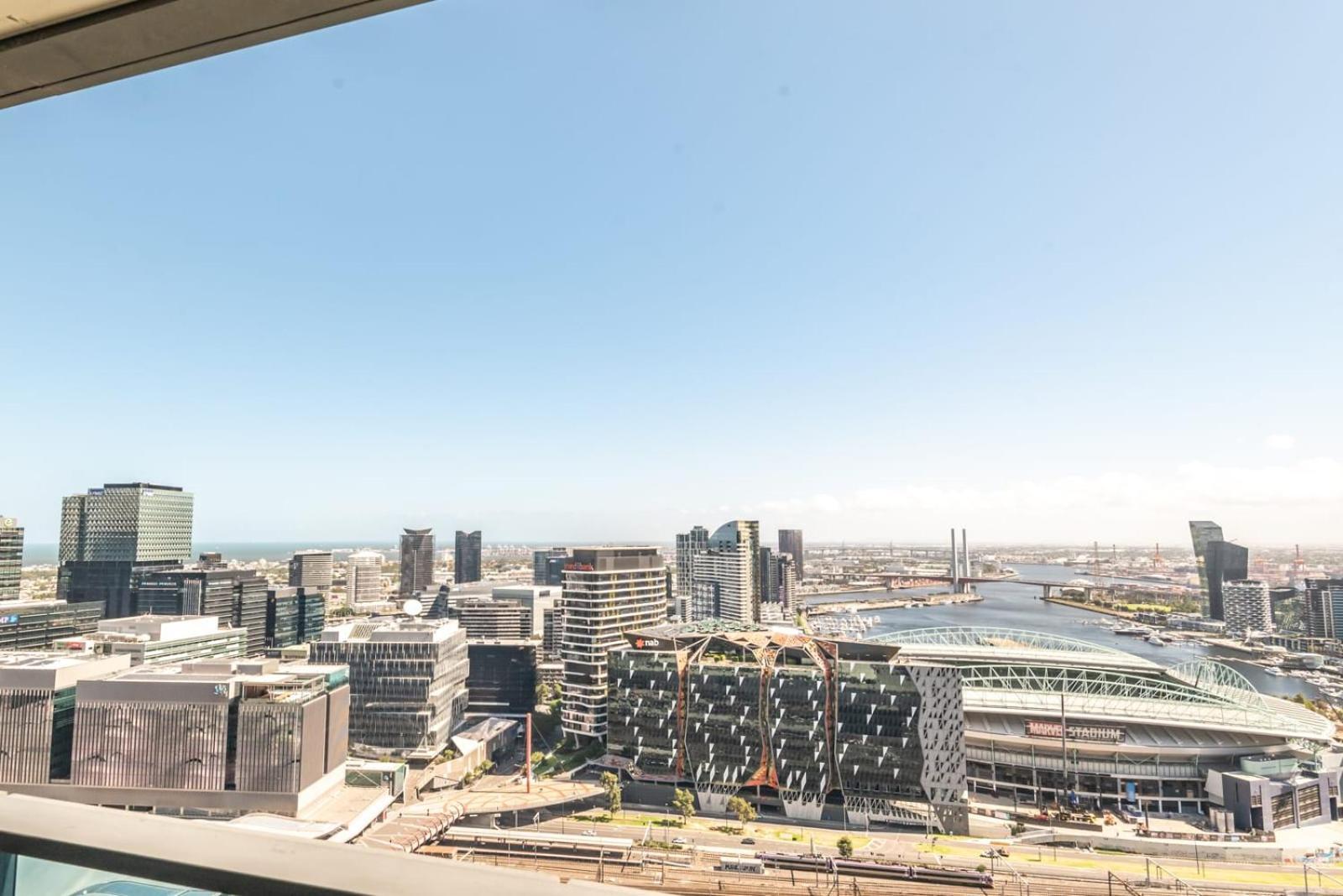 Views Free Parking Wifi Gym Pool *
