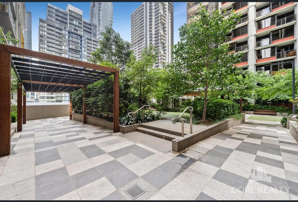 Views Free Parking Wifi Gym Pool Apartment