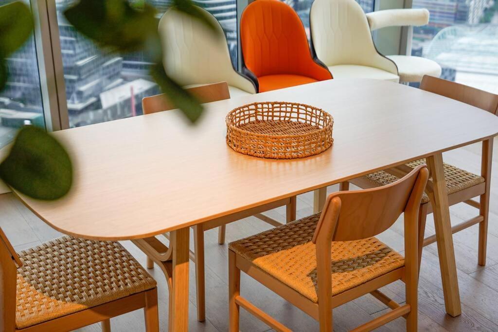 Apartment Irresistible Sunlit With Harbour And Bay View 3b2b1c Melbourne