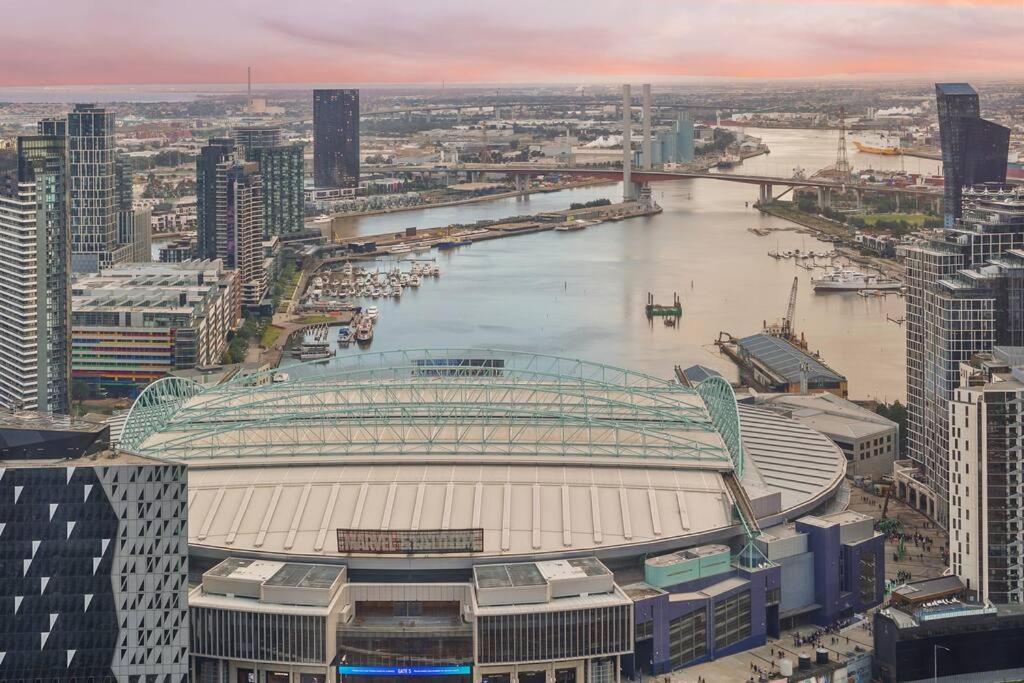 Irresistible Sunlit With Harbour And Bay View 3b2b1c * Melbourne