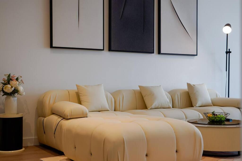 Irresistible Sunlit With Harbour And Bay View 3b2b1c Apartment *