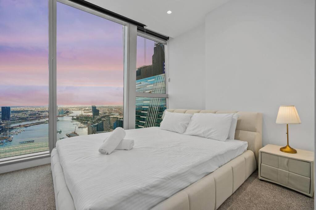 Irresistible Sunlit With Harbour And Bay View 3b2b1c Apartment *