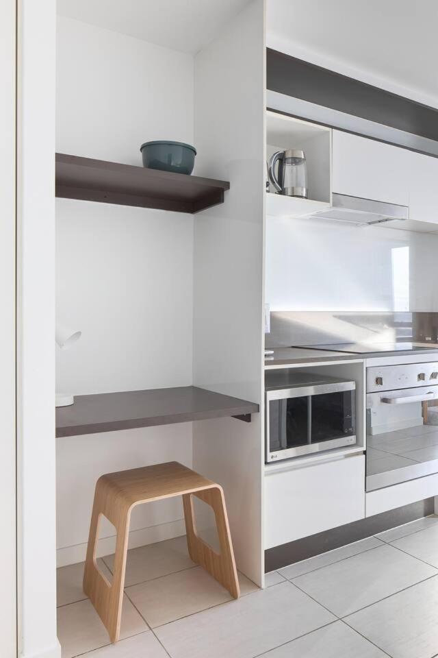 Northside Rendezvous - A Stylish Couples' Hideaway Melbourne