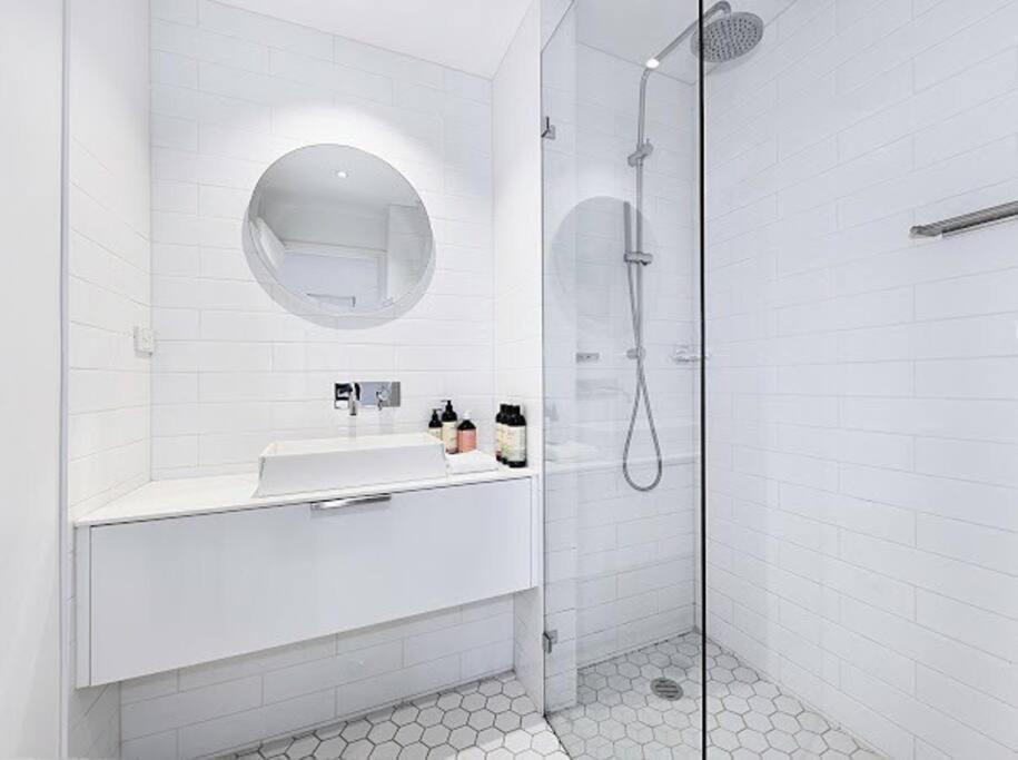 Cbd Comfy 2bedder Walking Distance To Crowncomplex Melbourne