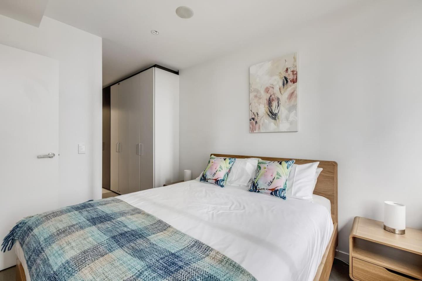 Apartment Metro Muse - Minimalist Chic For Couples In Cbd