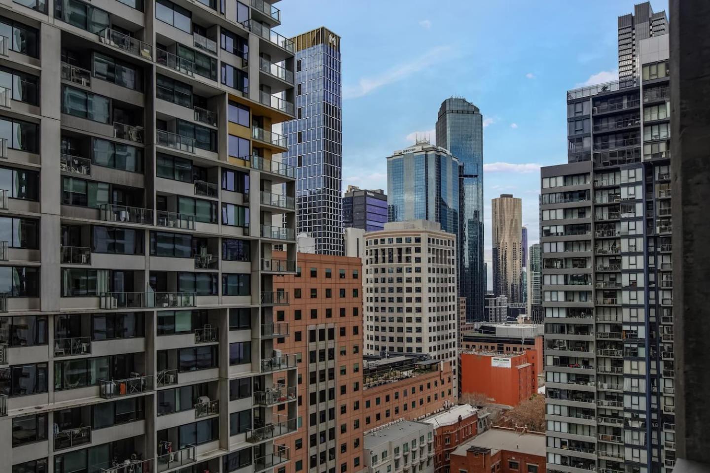Apartment Metro Muse - Minimalist Chic For Couples In Cbd