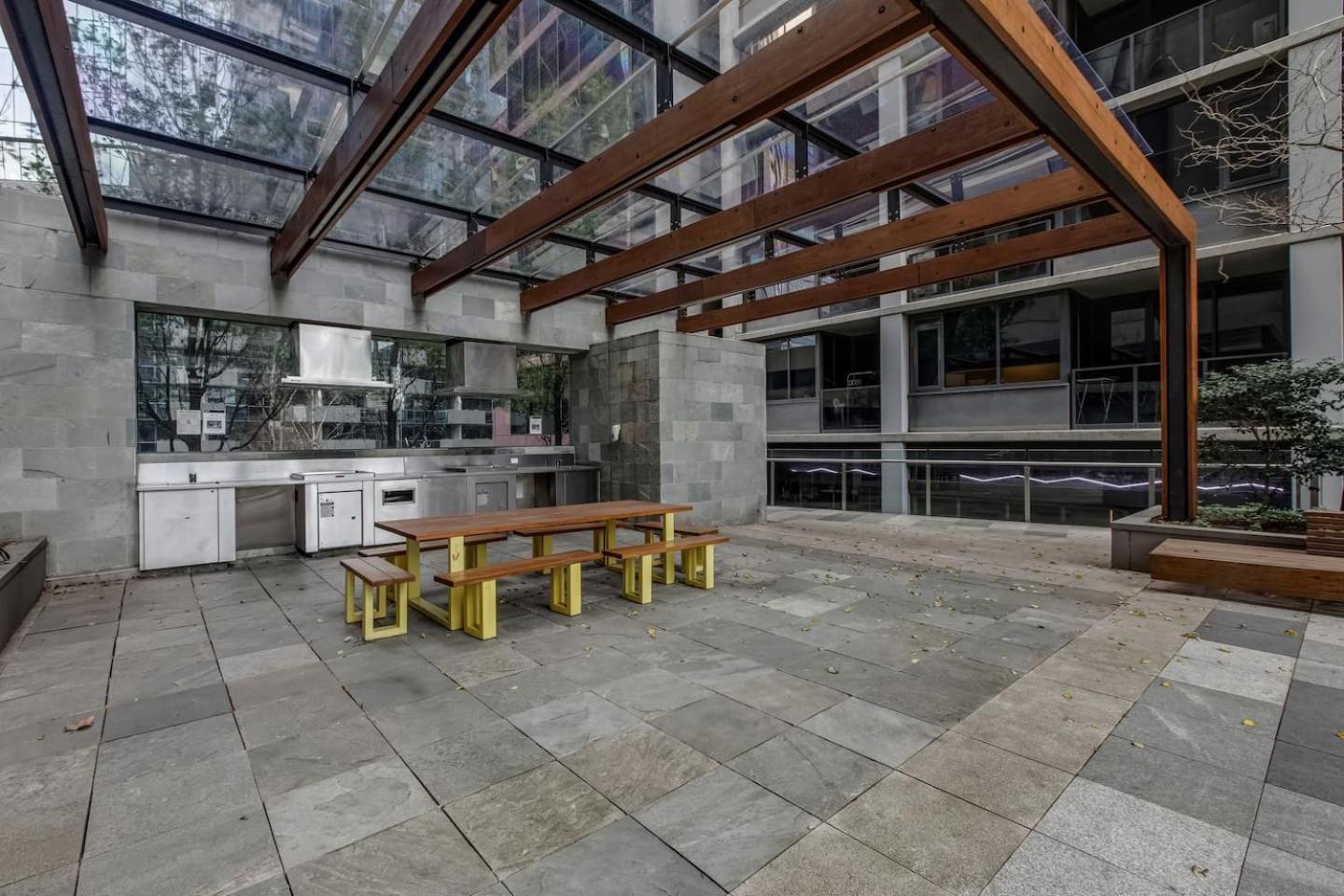 Metro Muse - Minimalist Chic For Couples In Cbd * Melbourne