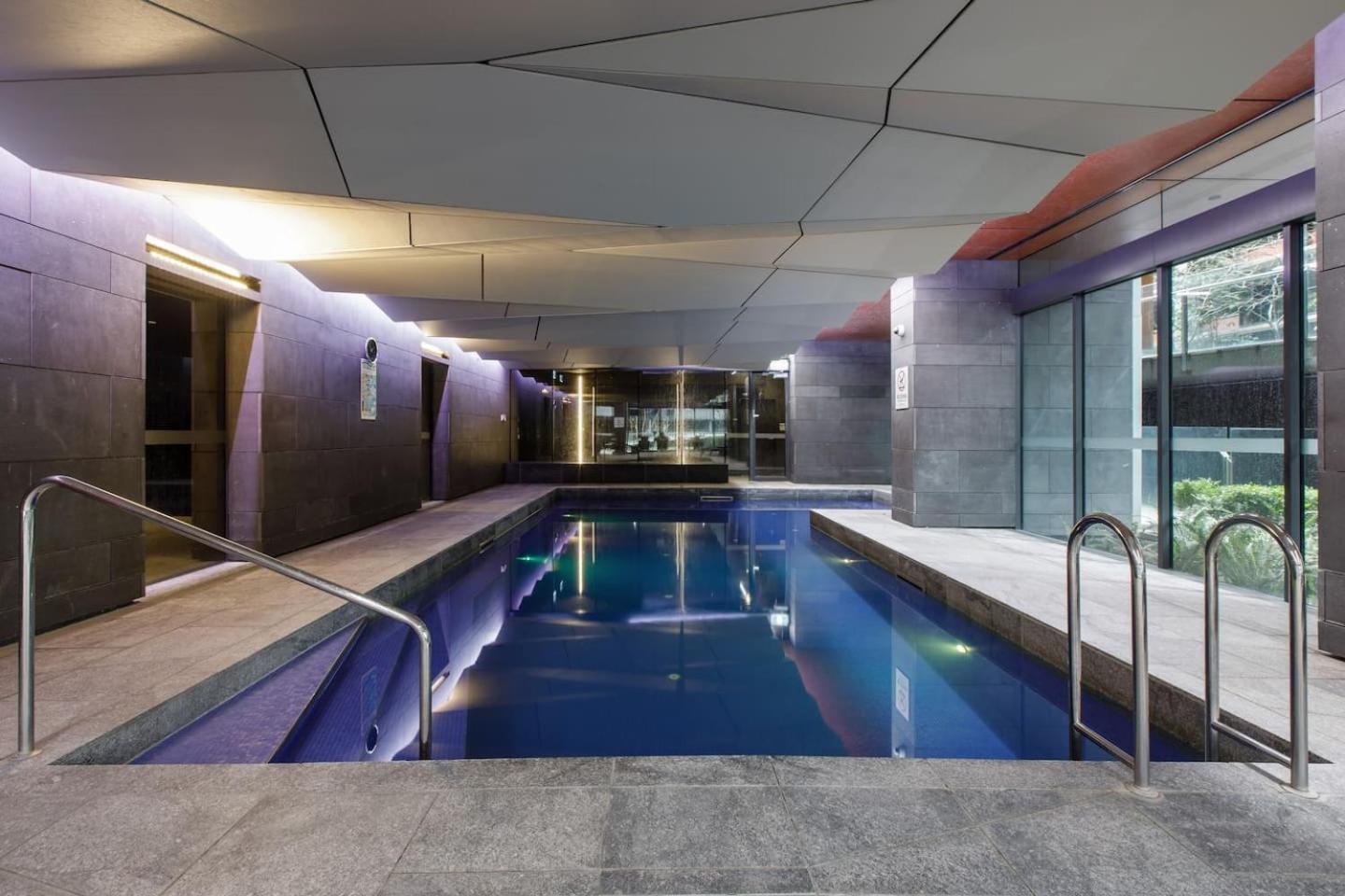 Apartment Metro Muse - Minimalist Chic For Couples In Cbd *