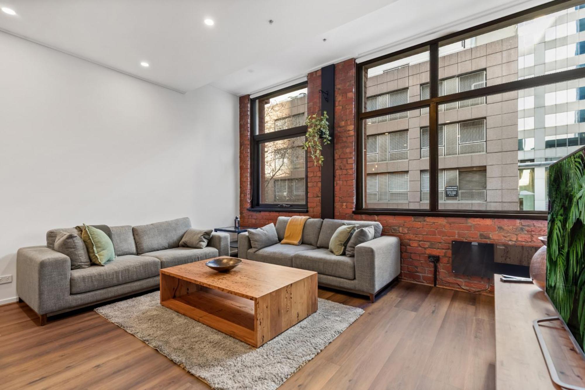 1-bed Warehouse Conversion In Cbd Apartment