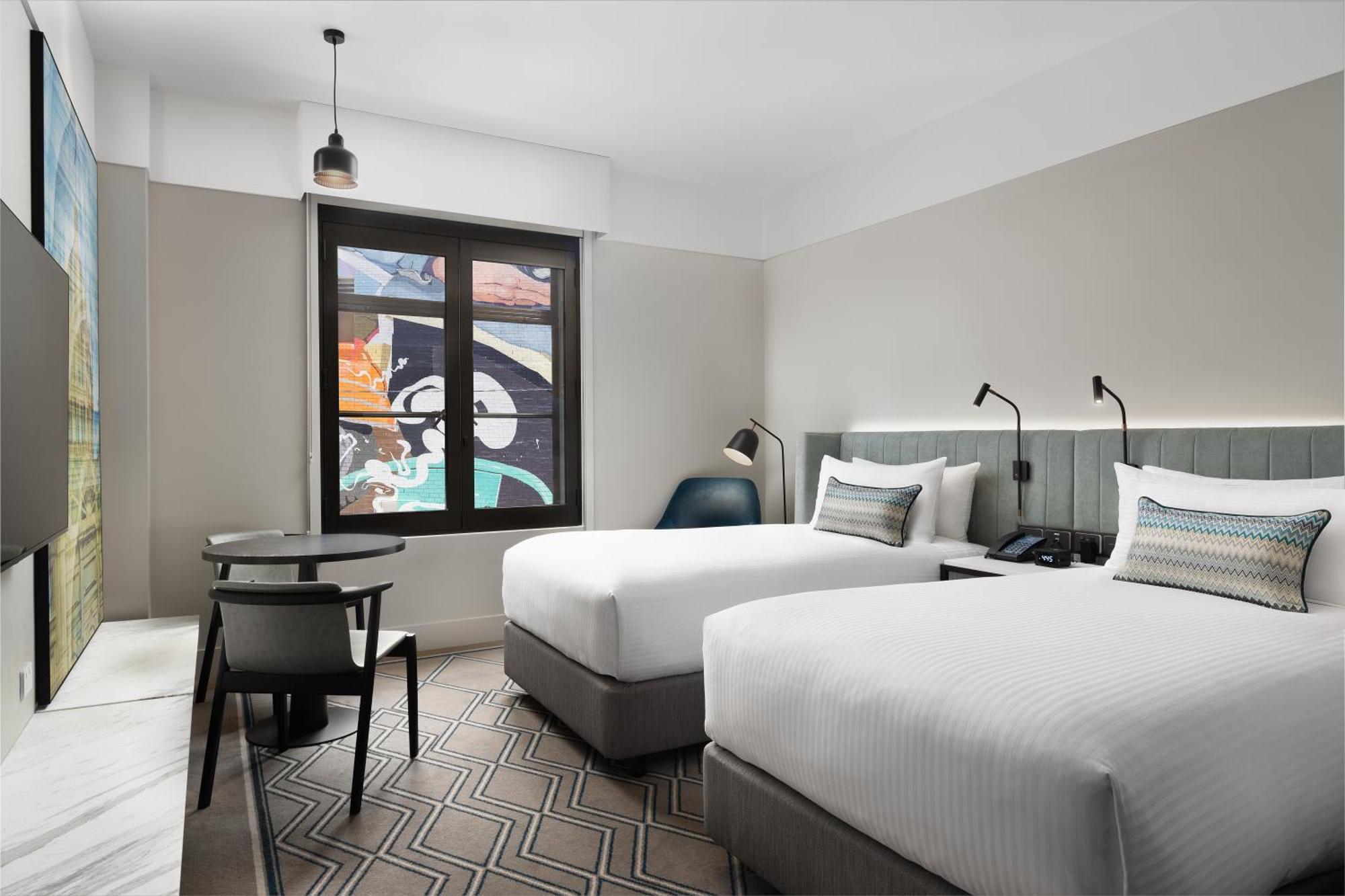 Hilton Little Queen Street Hotel 5*