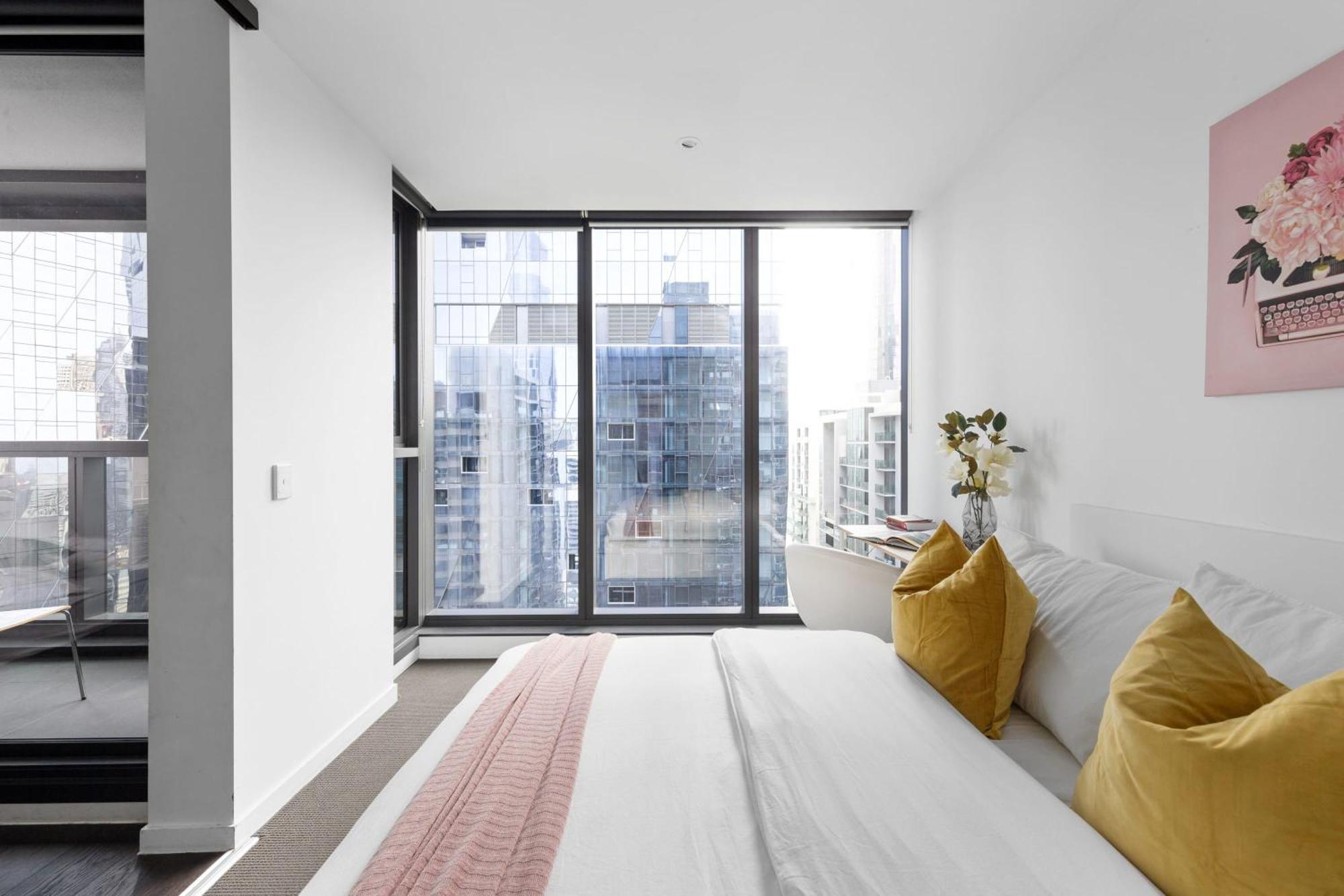 A Stylish 2br Next To Southern Cross With Views * Melbourne