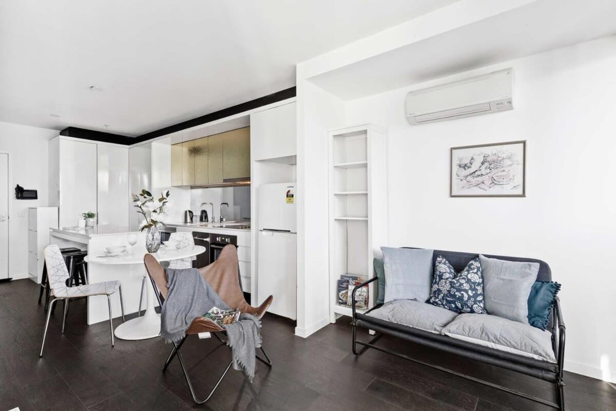 A Stylish 2br Next To Southern Cross With Views Apartment *