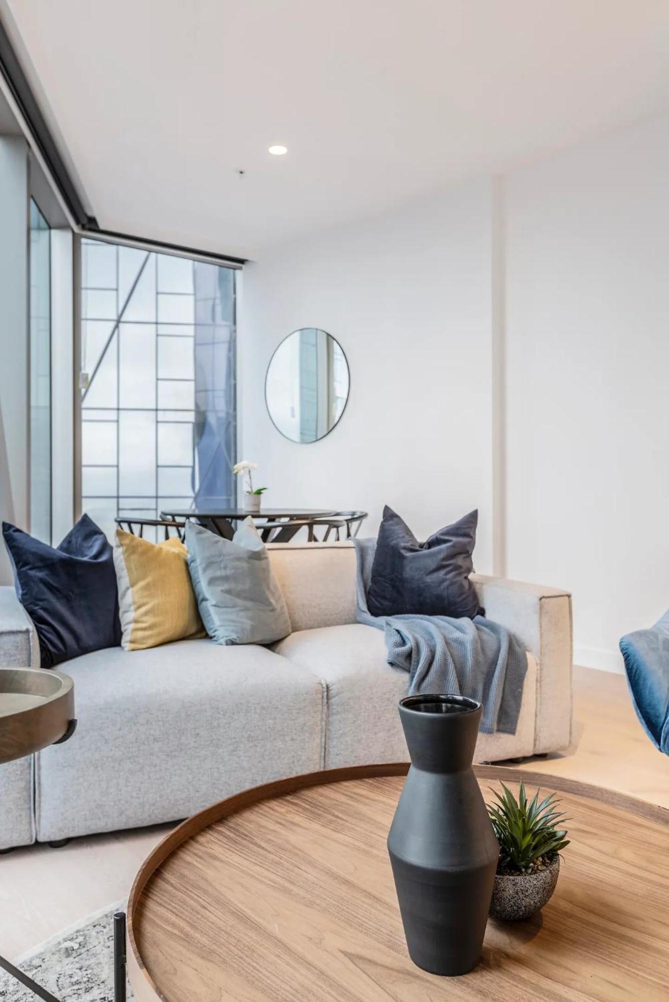 Apartment Vibrant & Lively With Stunning Views