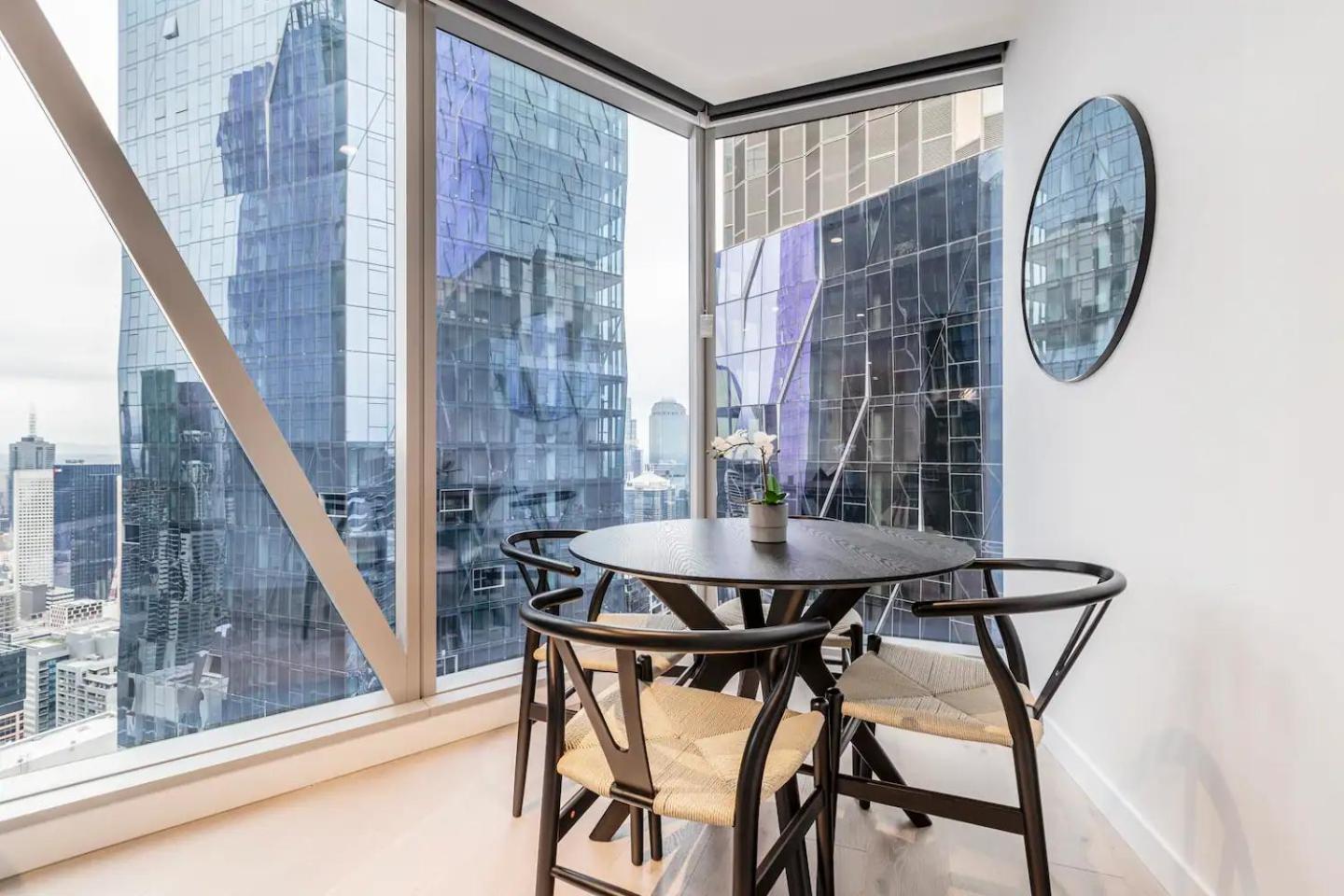 Vibrant & Lively With Stunning Views * Melbourne