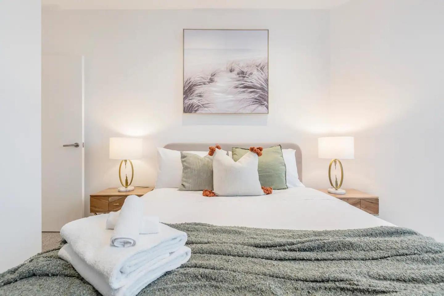 Vibrant & Lively With Stunning Views Apartment Melbourne