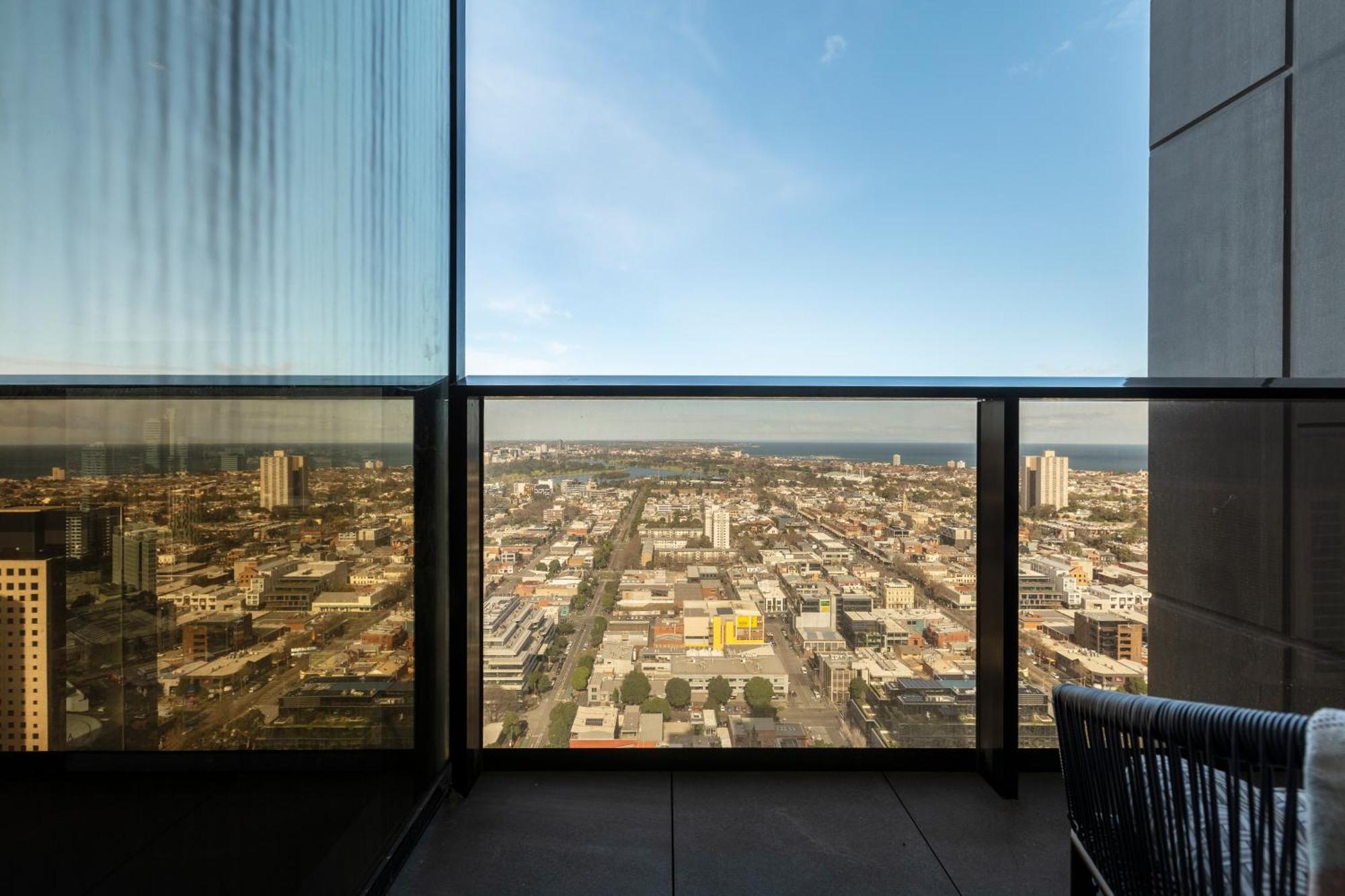Sophisticated Designer W & Bay Views *
