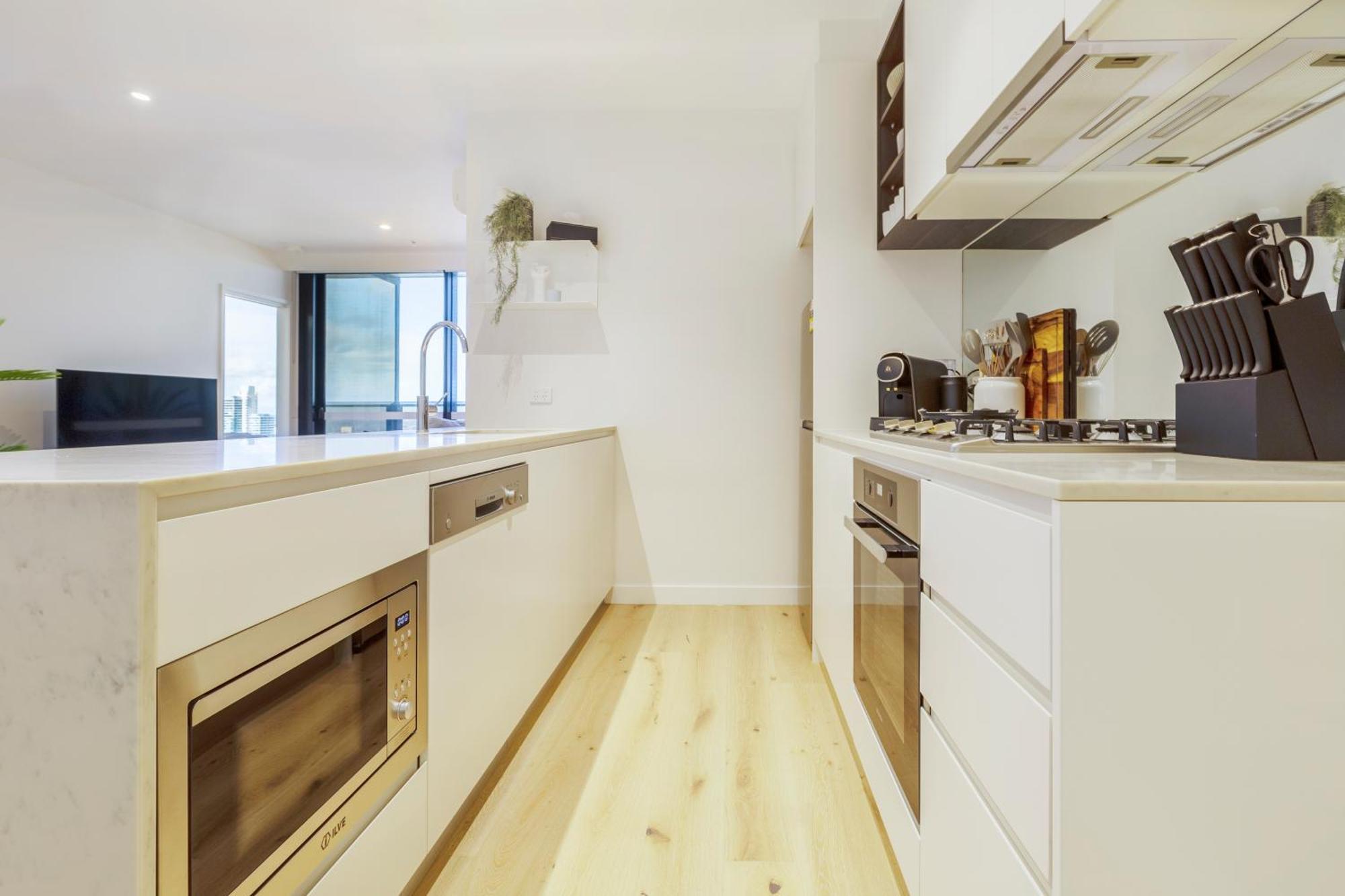 Sophisticated Designer W & Bay Views Melbourne