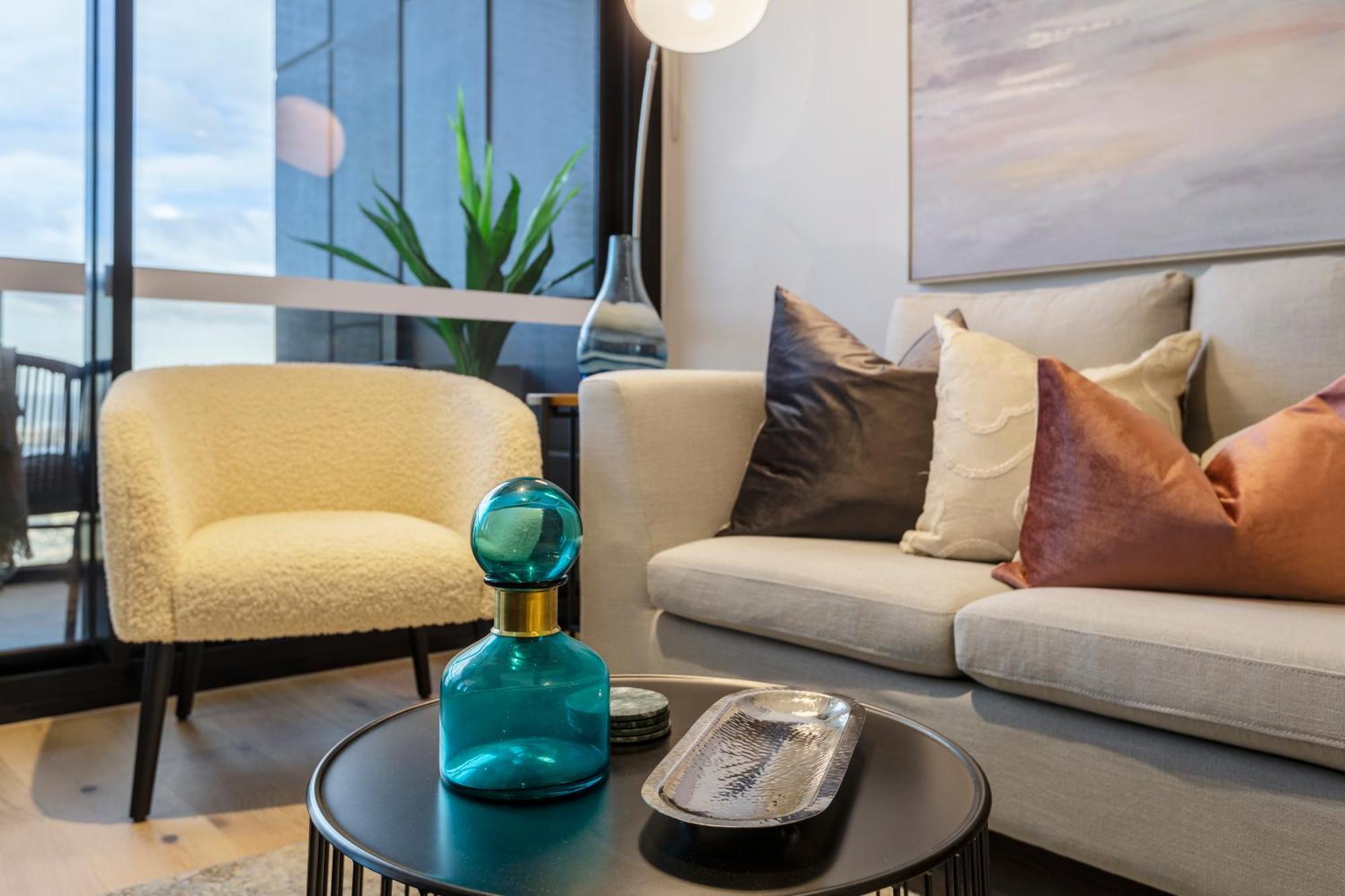 Apartment Sophisticated Designer W & Bay Views *