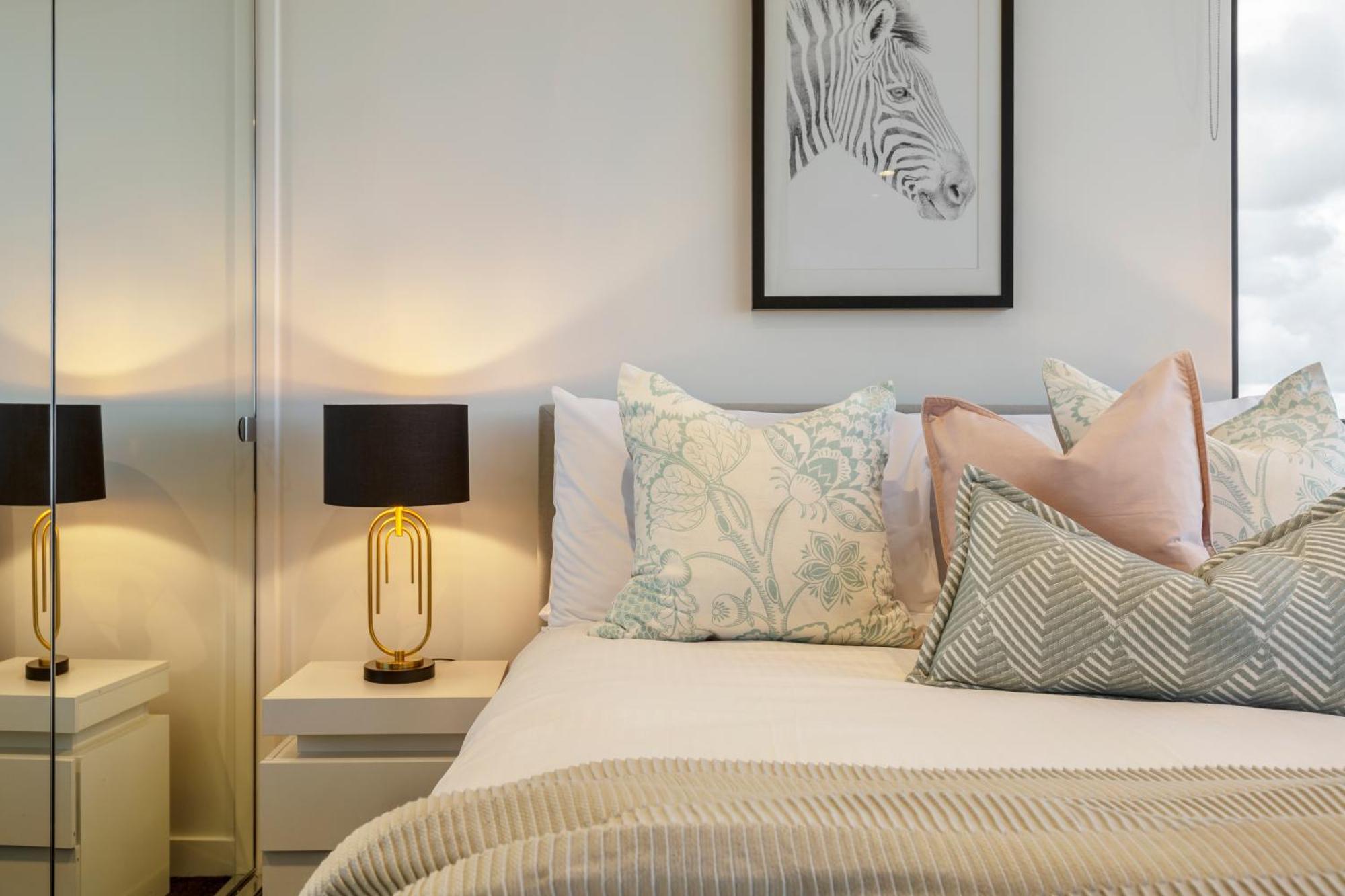 Sophisticated Designer W & Bay Views Melbourne