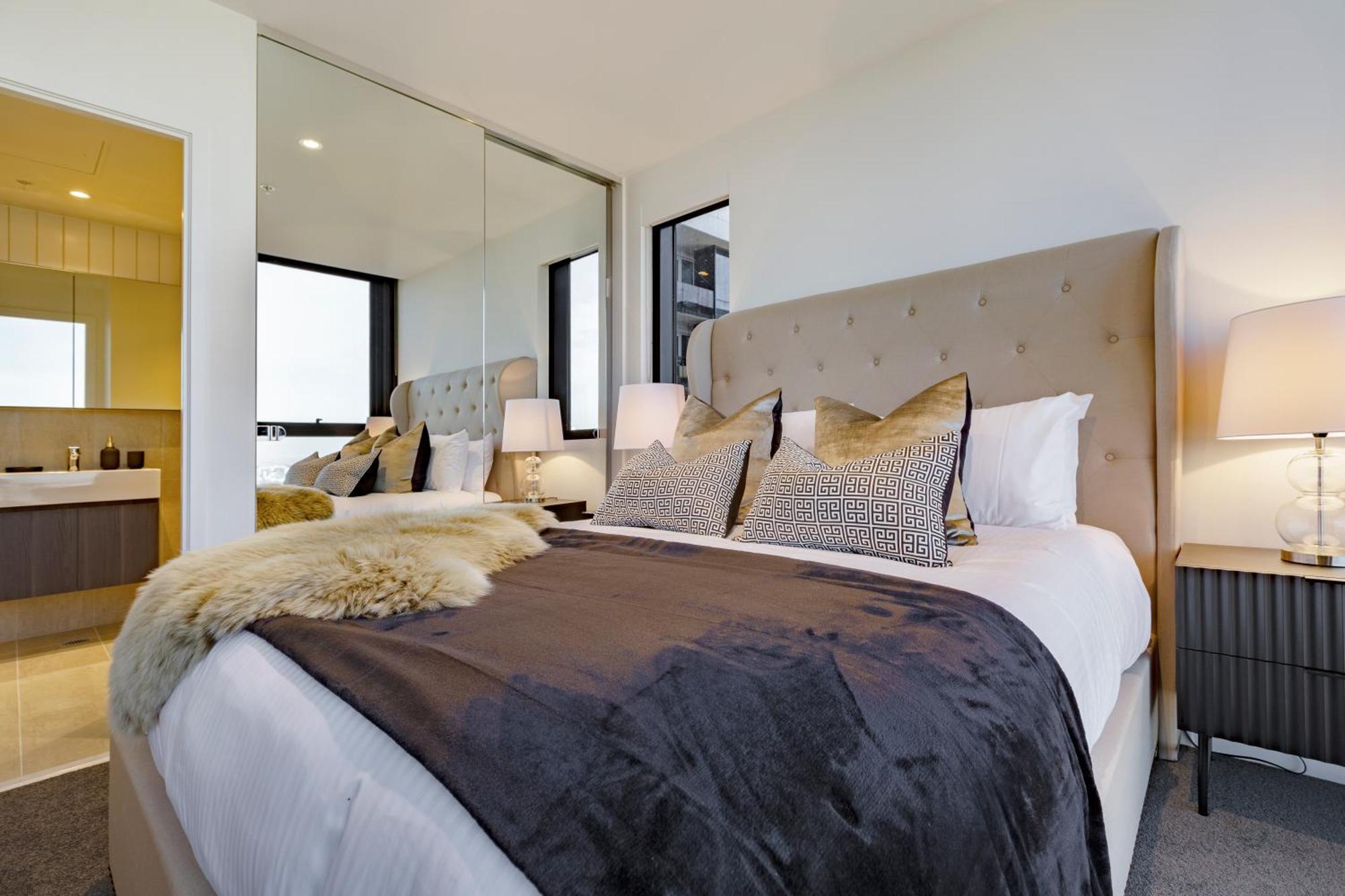 Apartment Luxury Sky-high W Stunning Views & Parking Melbourne