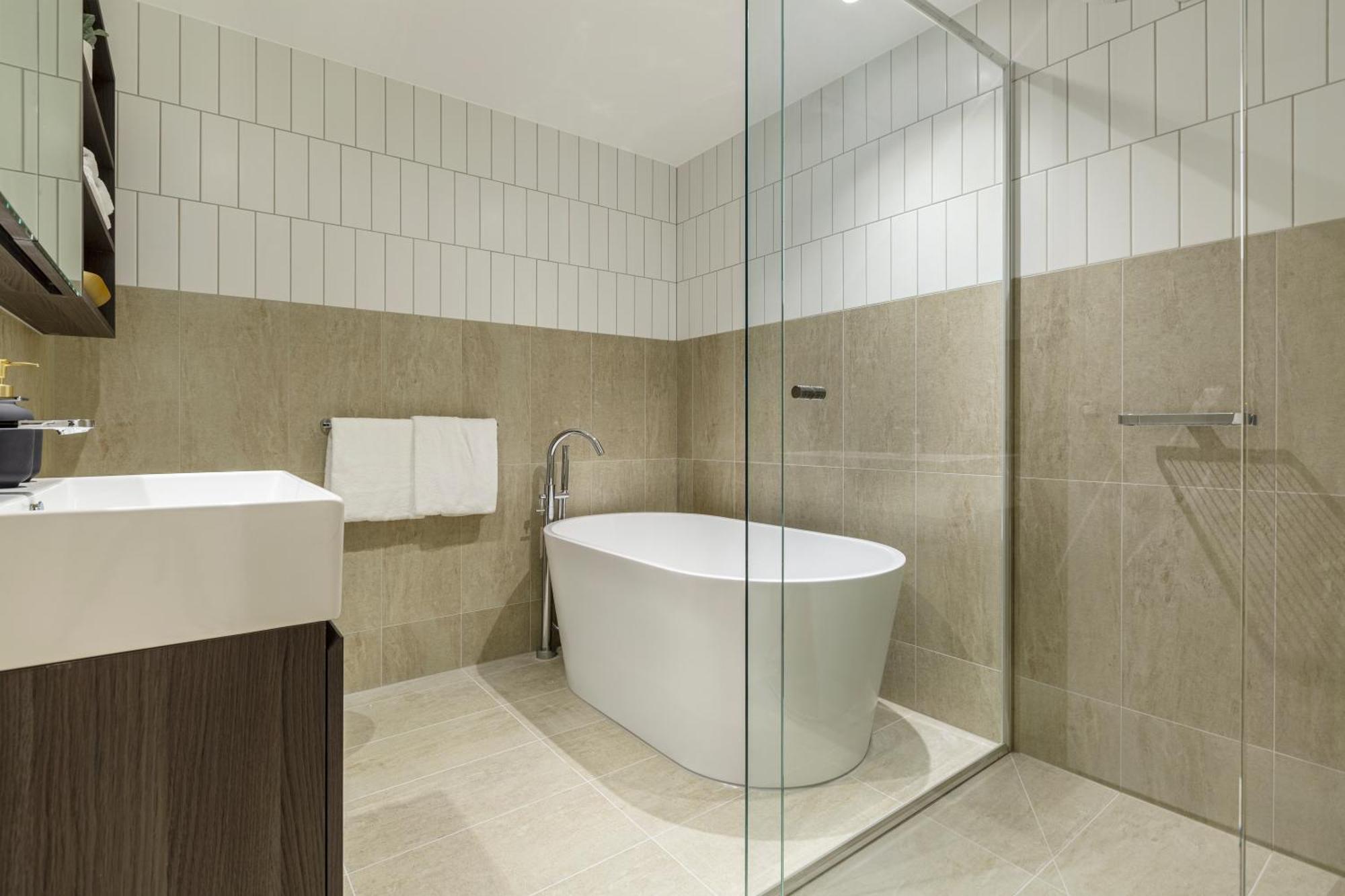 Apartment Luxury Sky-high W Stunning Views & Parking
