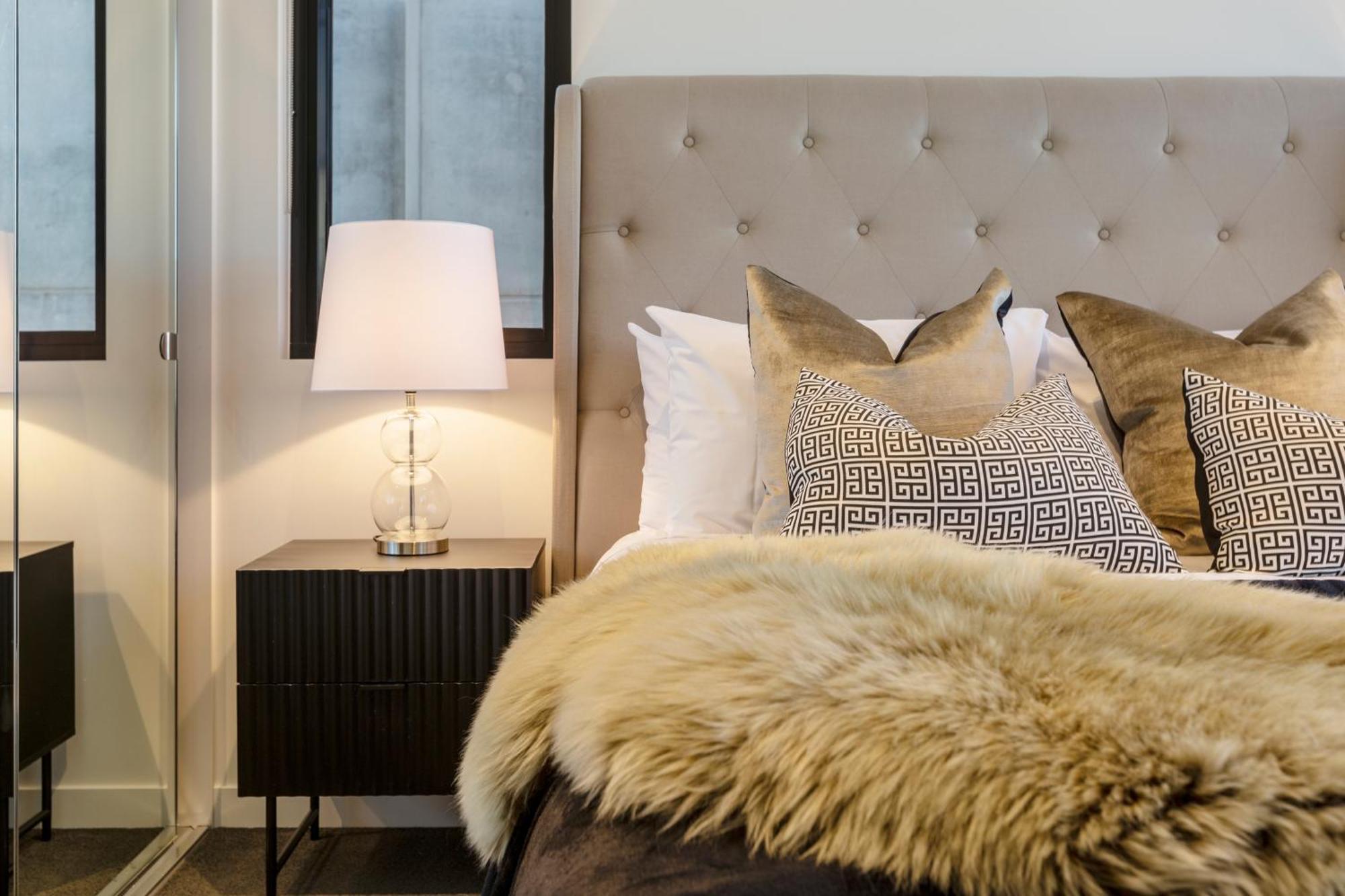 Luxury Sky-high W Stunning Views & Parking *