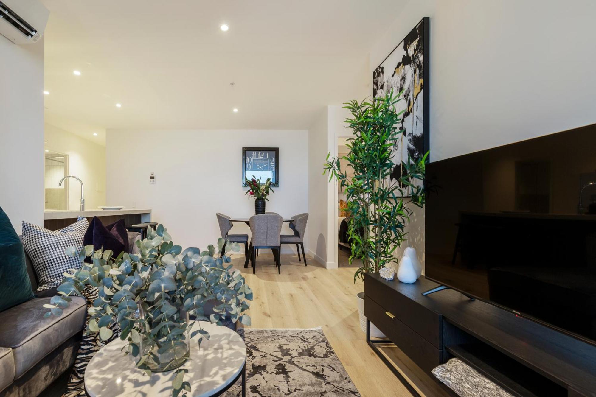Apartment Luxury Sky-high W Stunning Views & Parking *