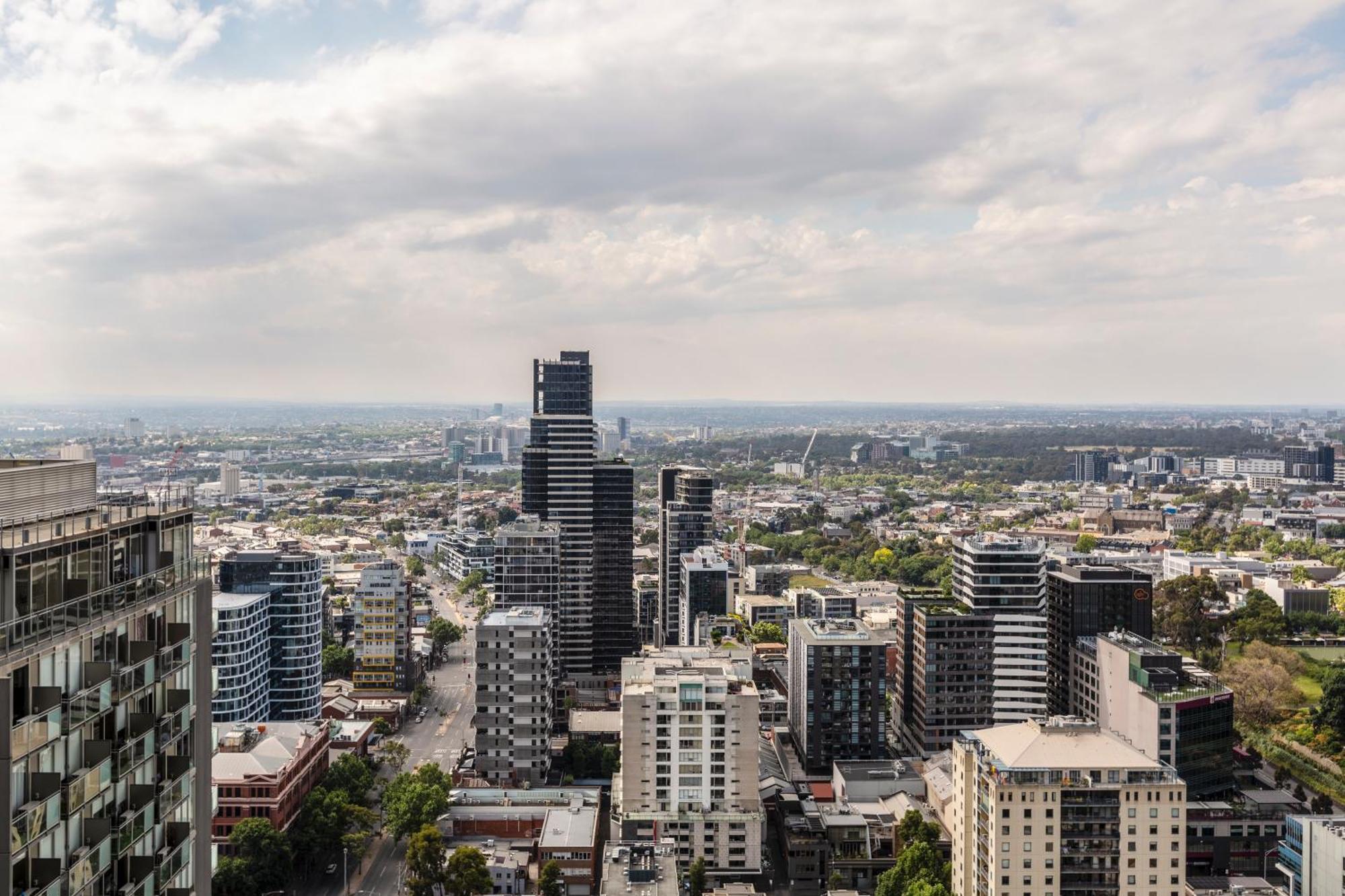 West Side Contemporary Pad In Shopping Precinct Melbourne