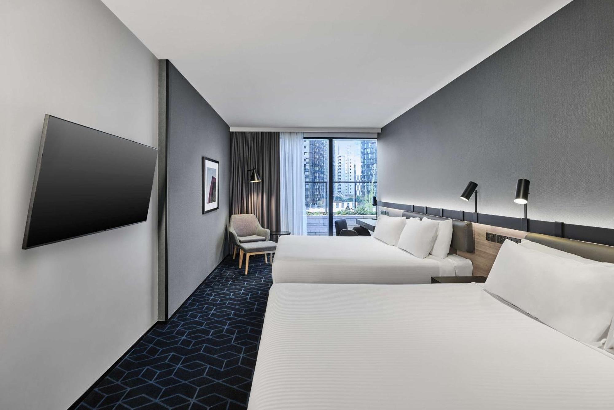 Vibe Docklands Hotel 4*