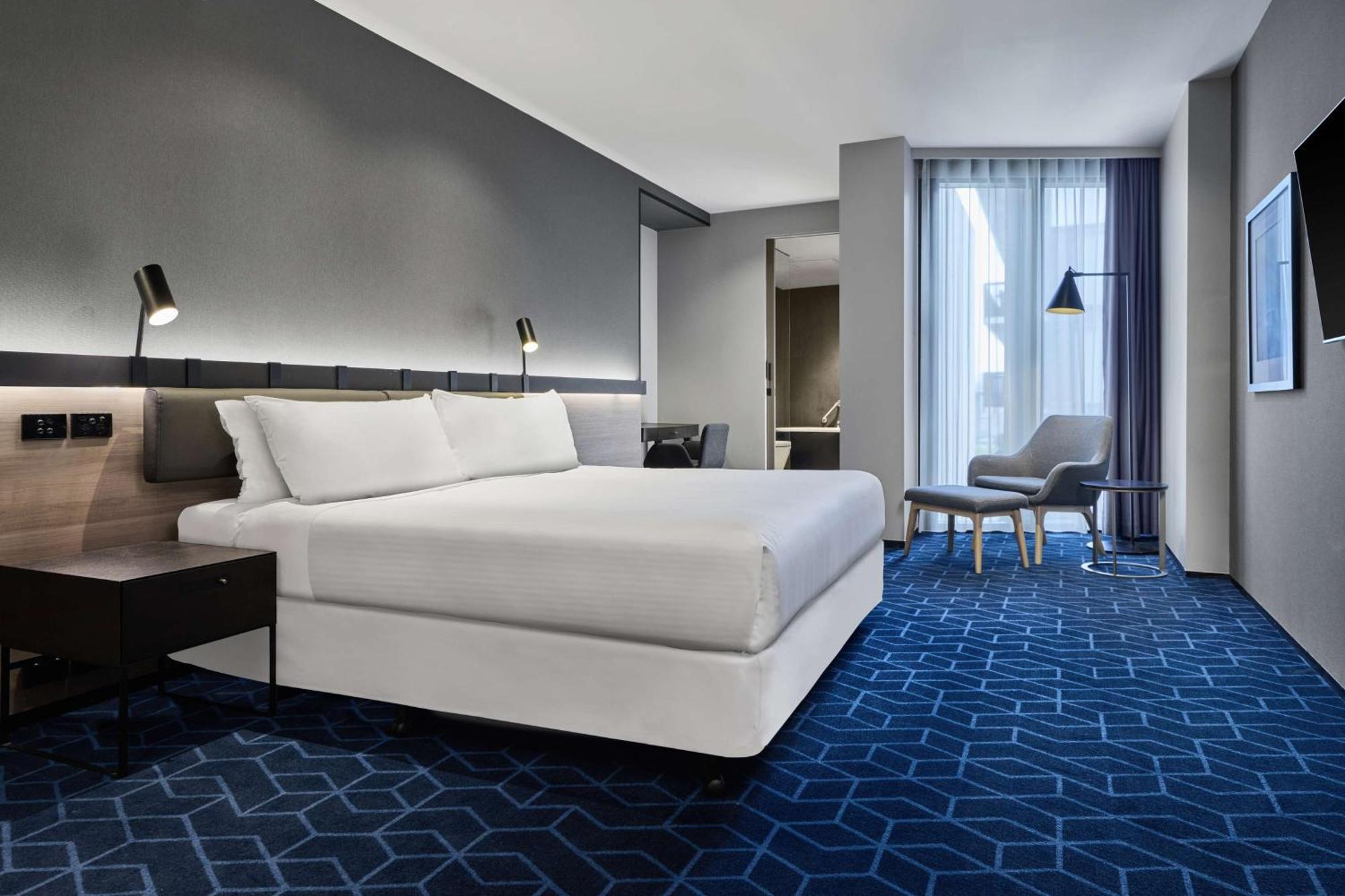Vibe Docklands Hotel 4*