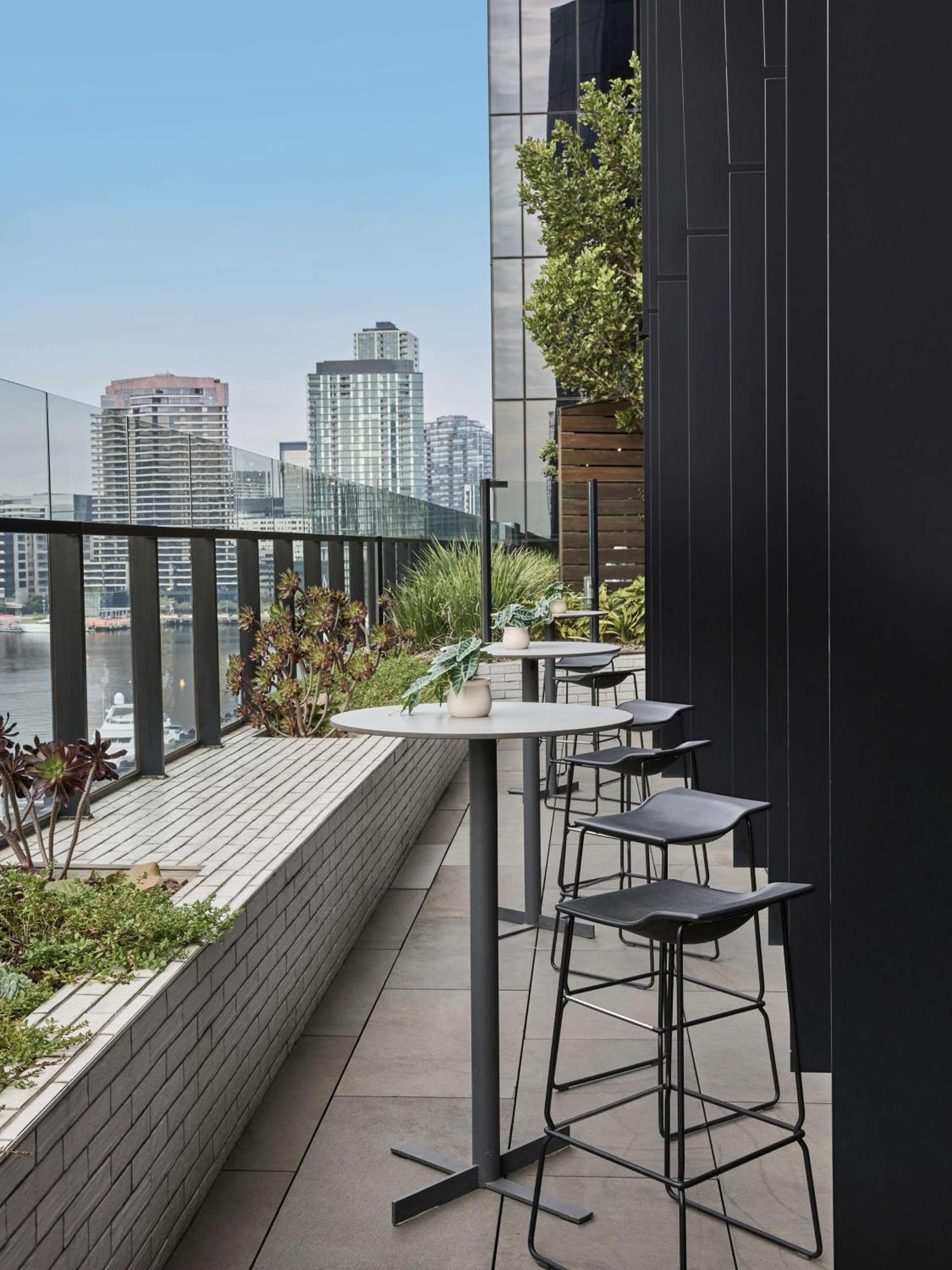 Vibe Docklands Hotel 4*