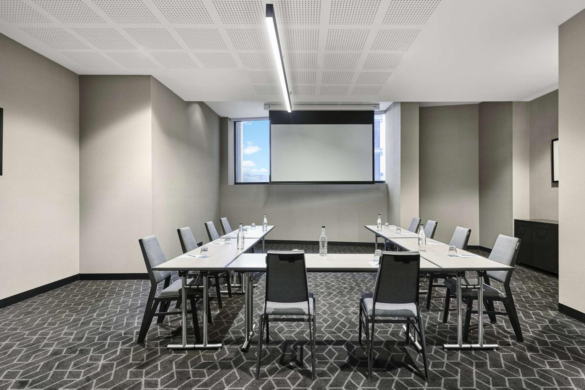 Hotel Vibe Docklands 4*