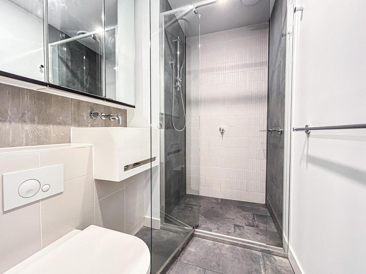 Modern Style 2br1ba In Cbdpoolgymwi-fi