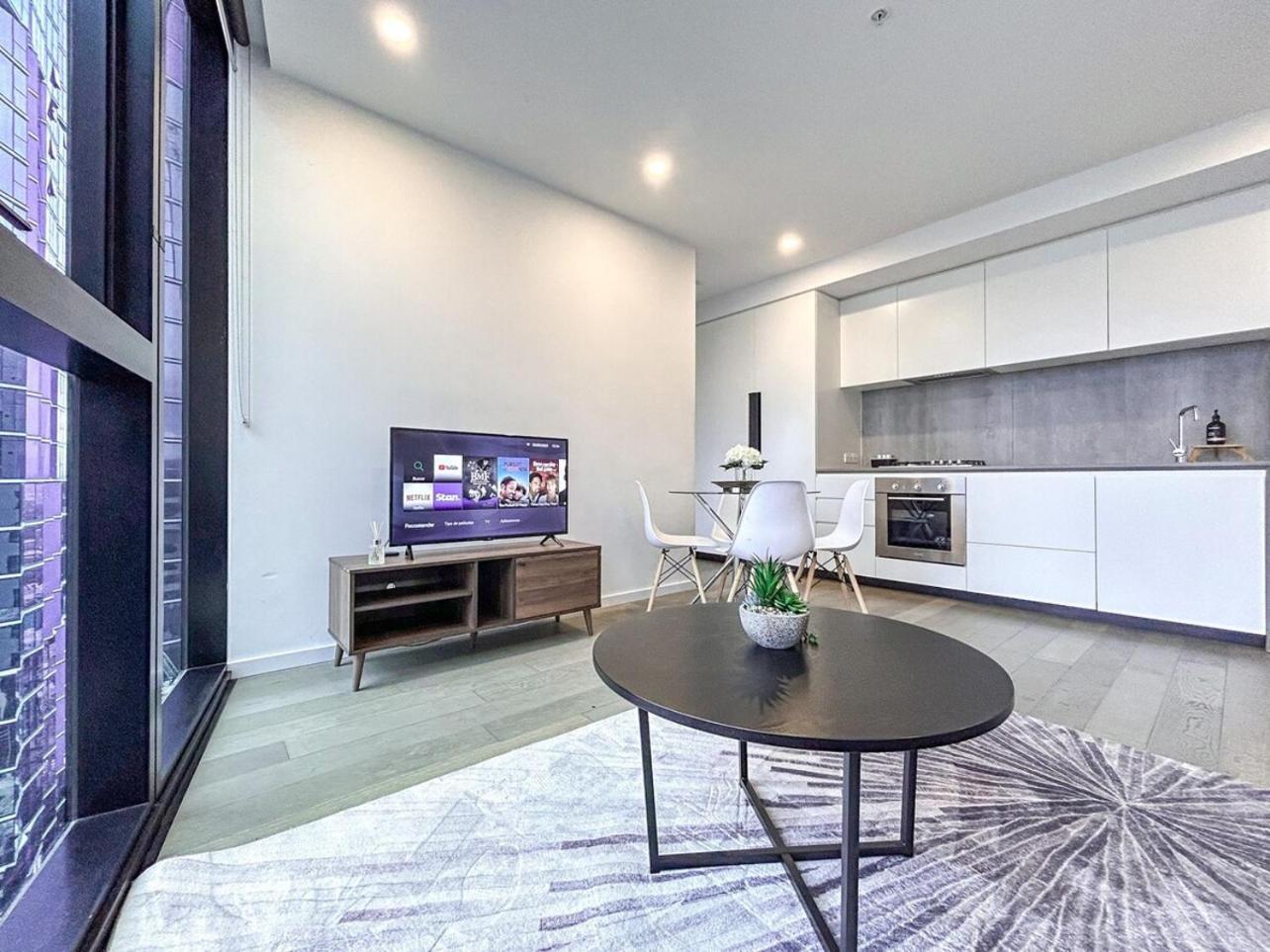 Dreamy View On High Level 2br1ba Cbd Poolgy Apartment Melbourne