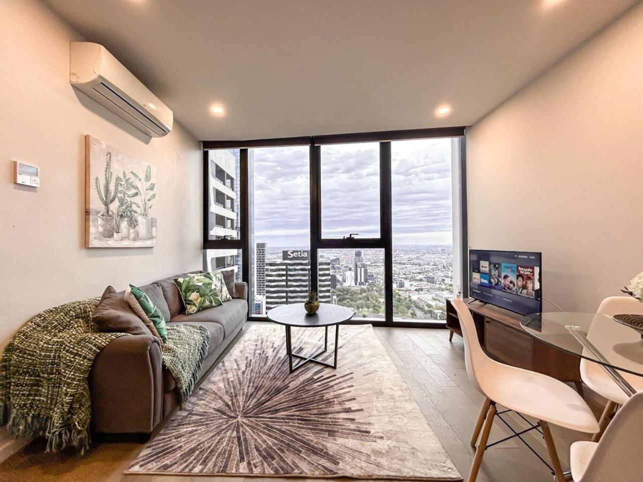 Dreamy View On High Level 2br1ba Cbd Poolgy Apartment Melbourne