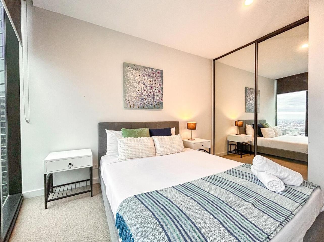 Apartment Dreamy View On High Level 2br1ba Cbd Poolgy Melbourne